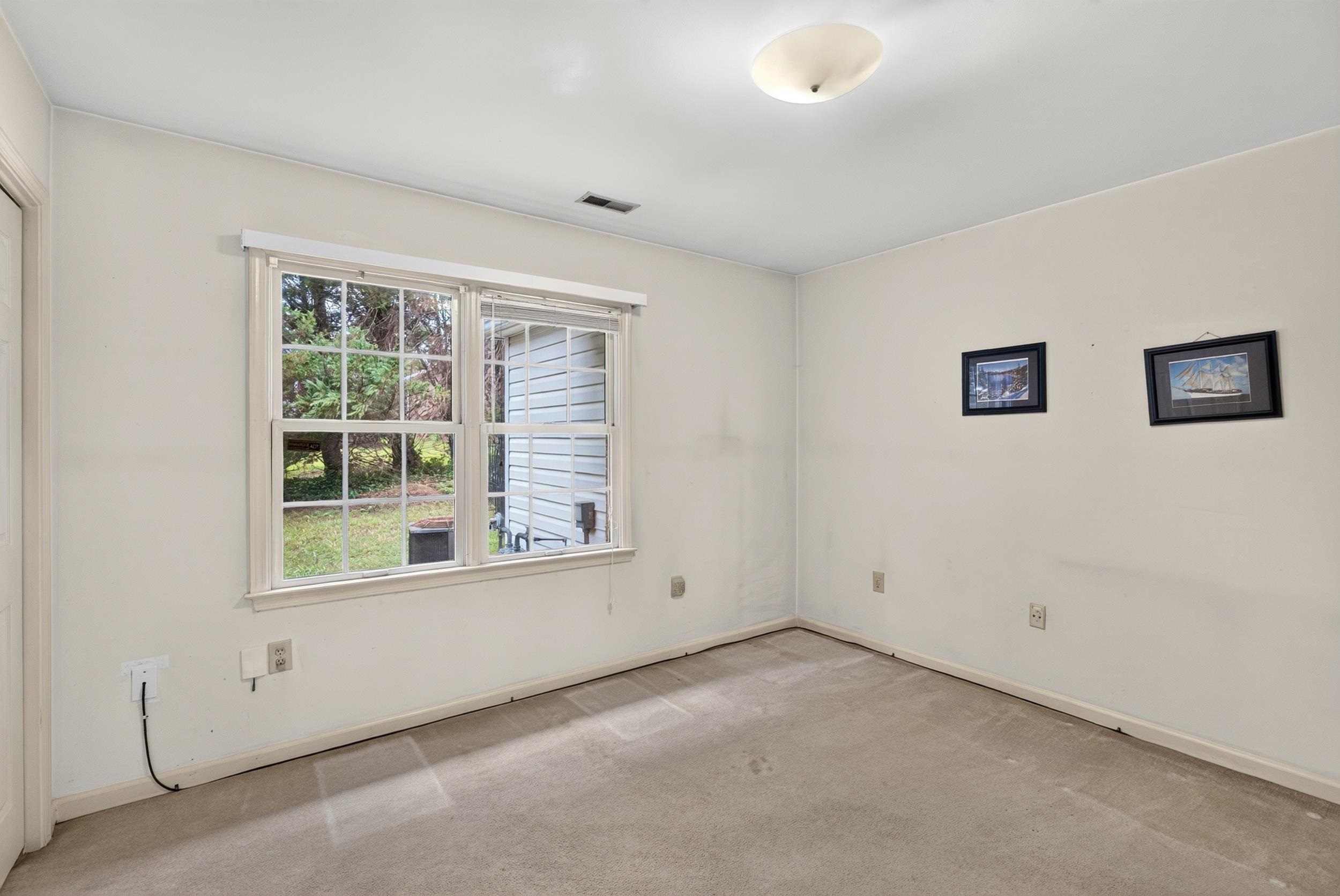 366 W Pointe Drive Property Photo 23