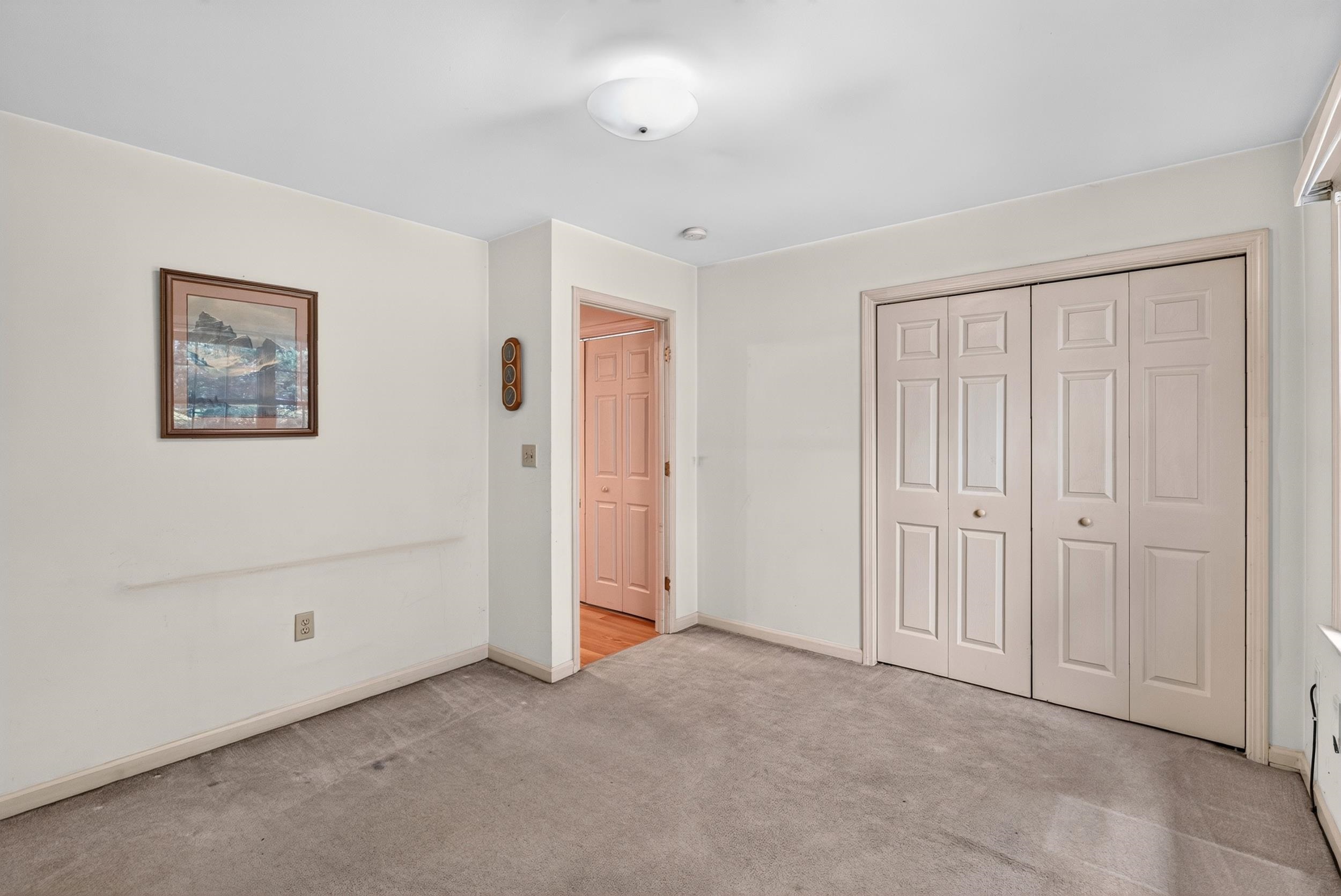 366 W Pointe Drive Property Photo 24