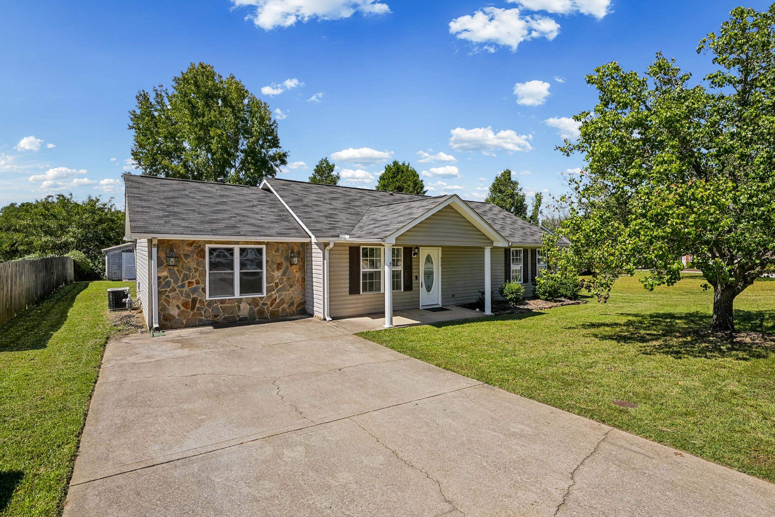 800 Very Fine Drive Property Photo 1