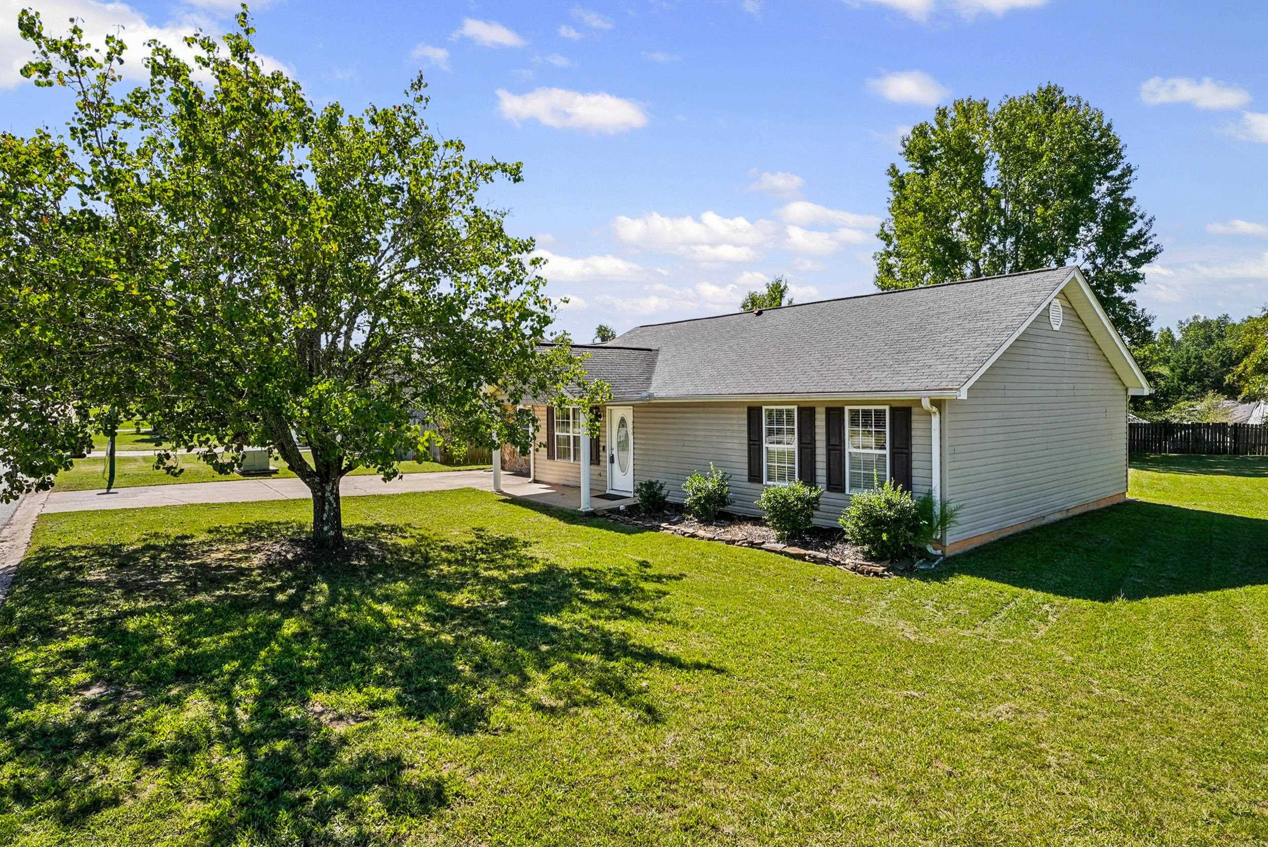 800 Very Fine Drive Property Photo 2