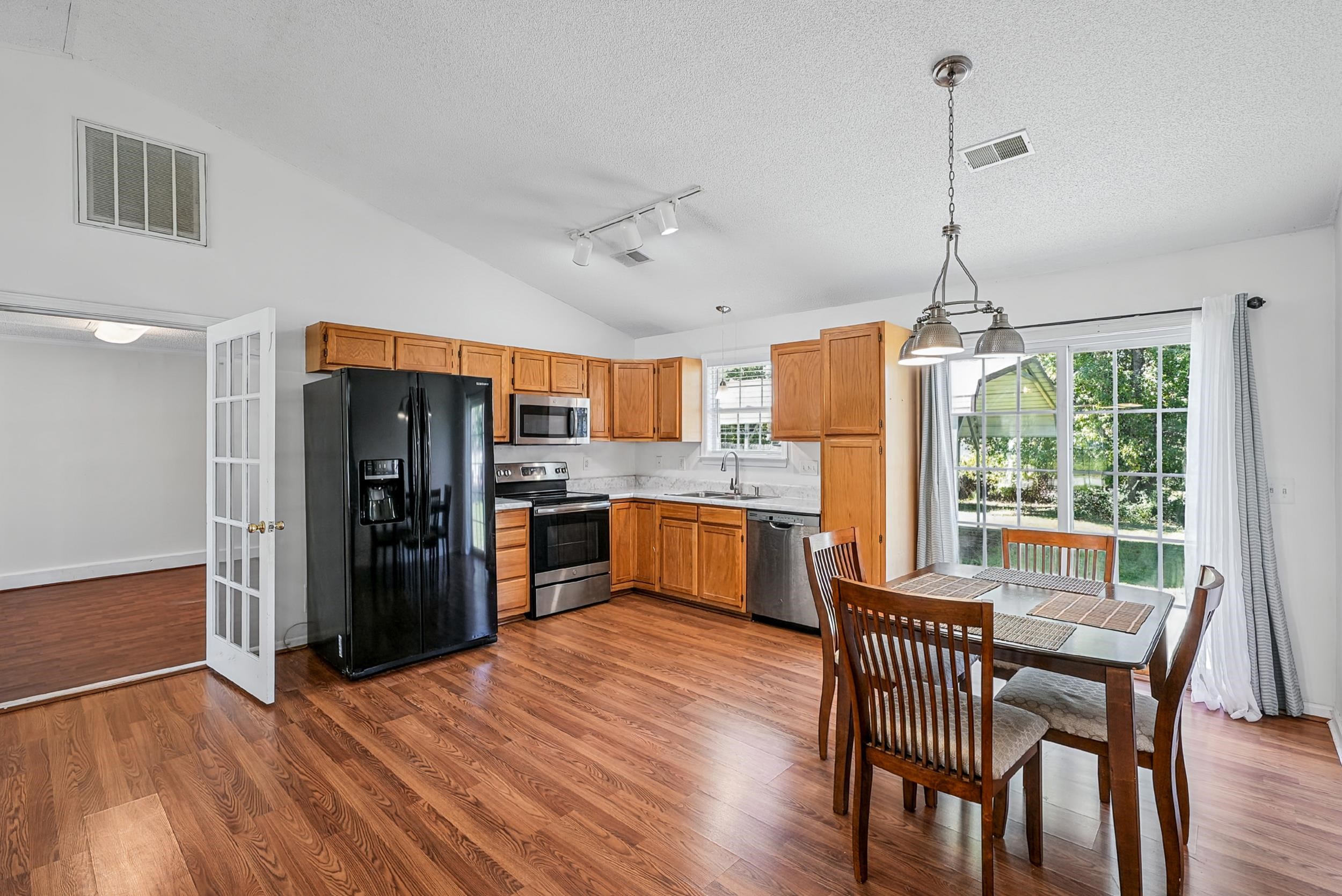 800 Very Fine Drive Property Photo 4