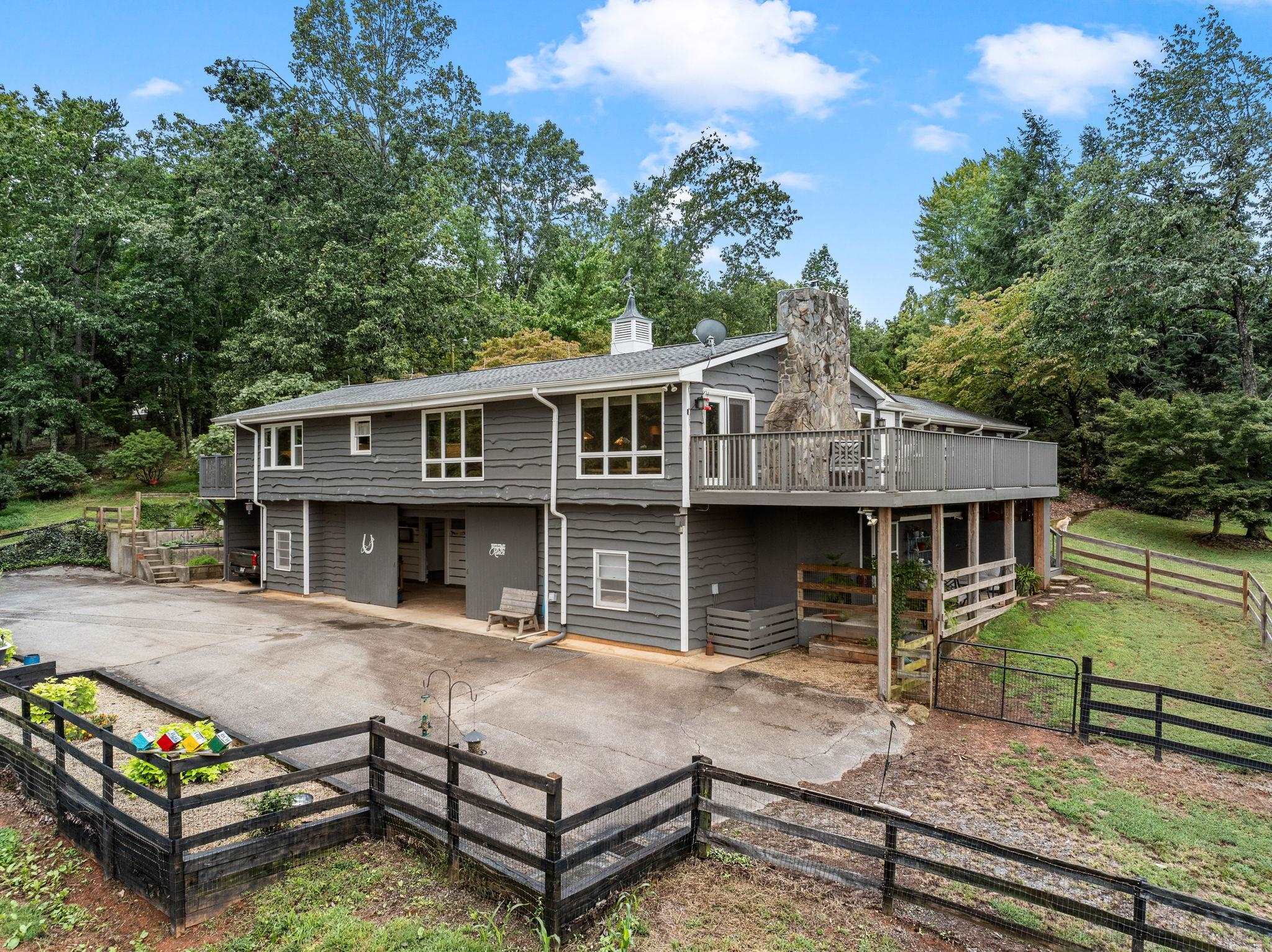 225 Mockingbird Hill Road Property Photo 1
