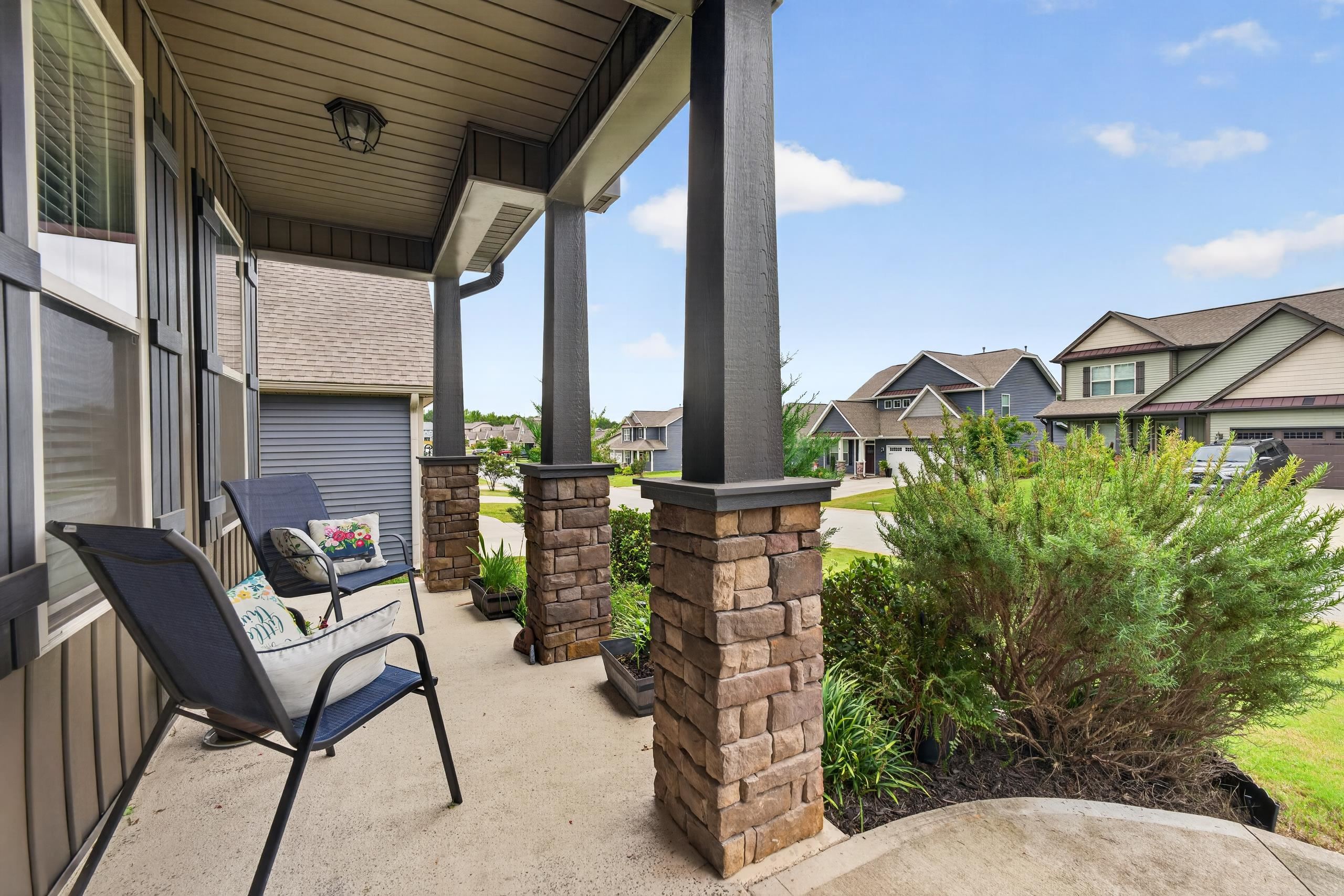 541 Chantry Lane Property Photo 4