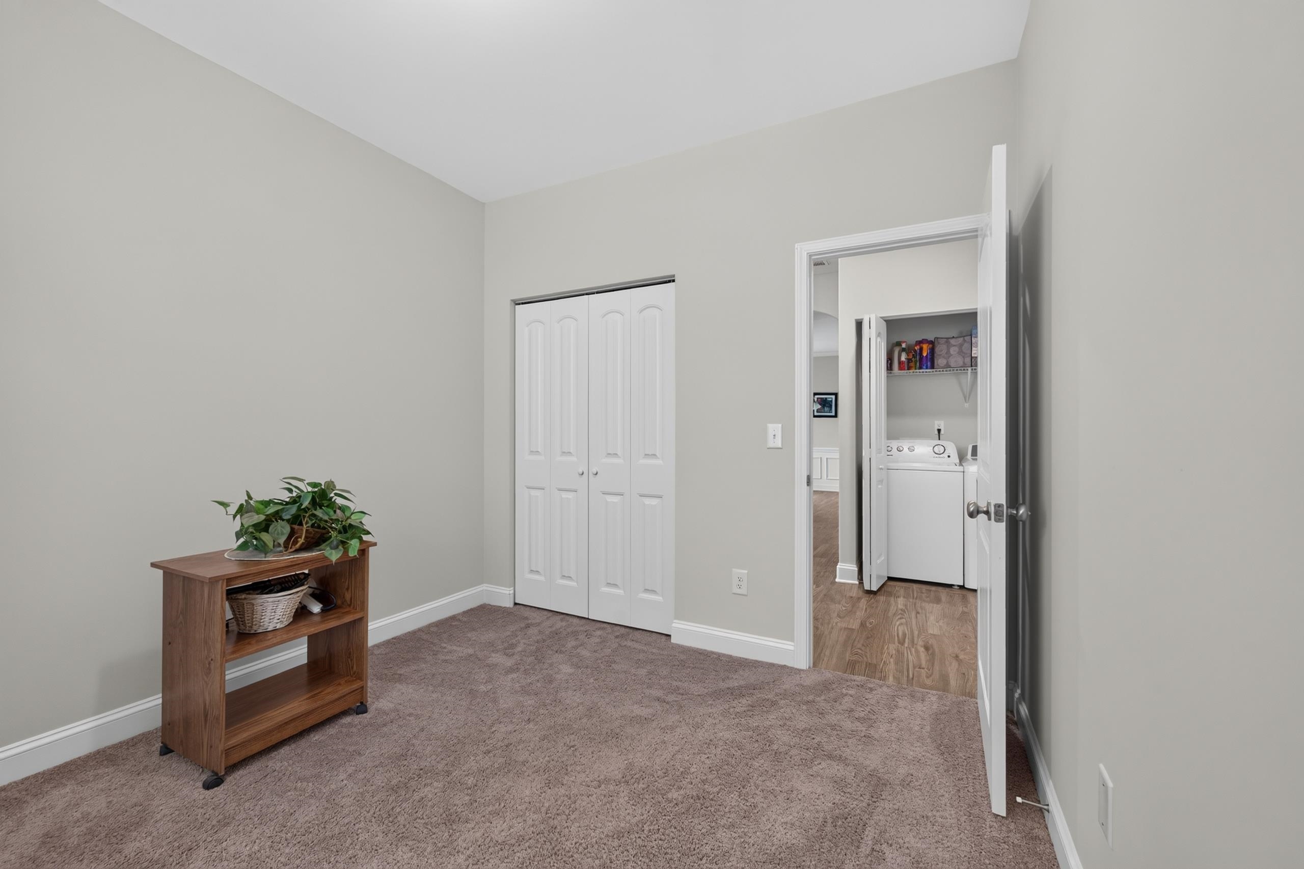541 Chantry Lane Property Photo 37