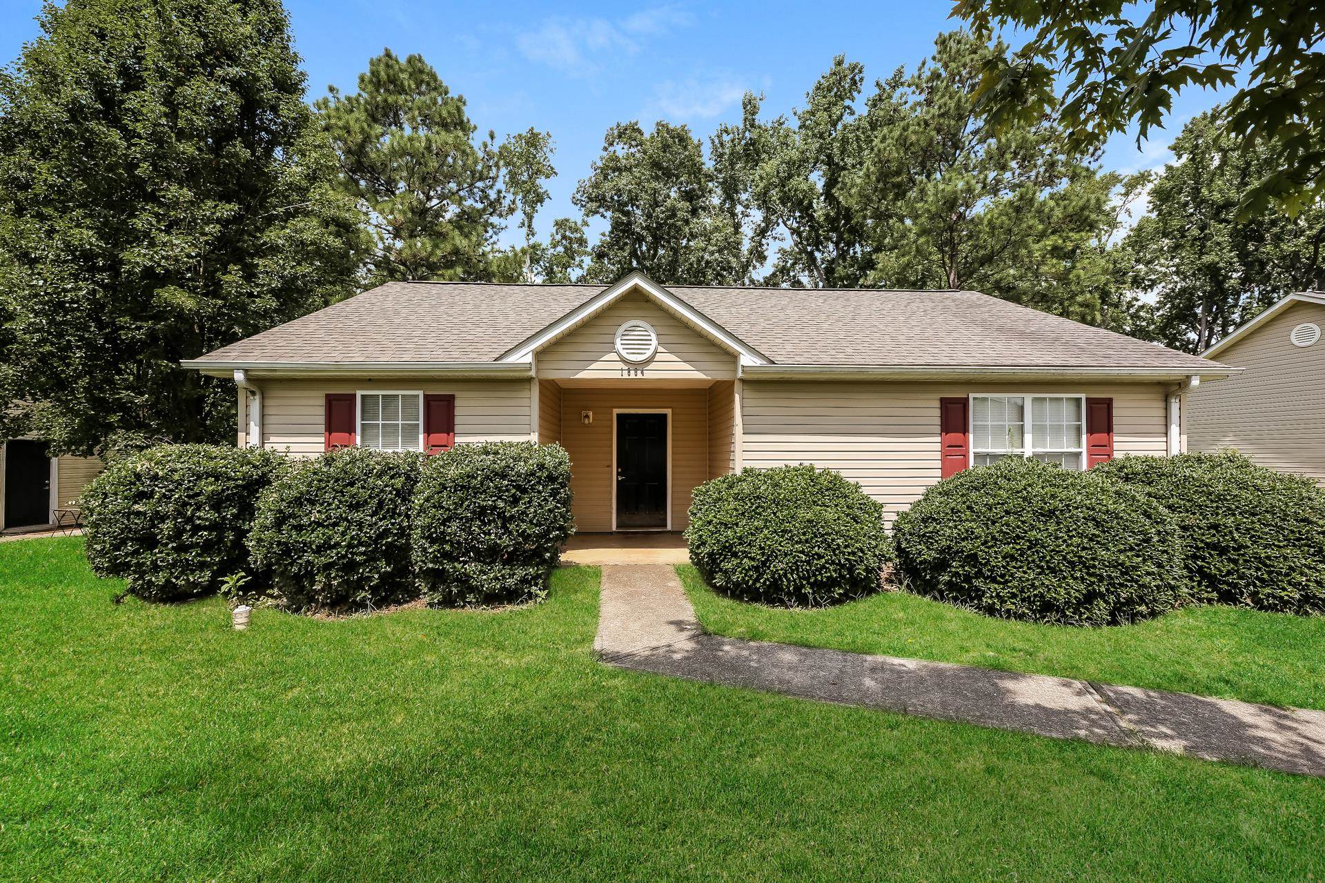 1864 Tamara Way Property Photo 1