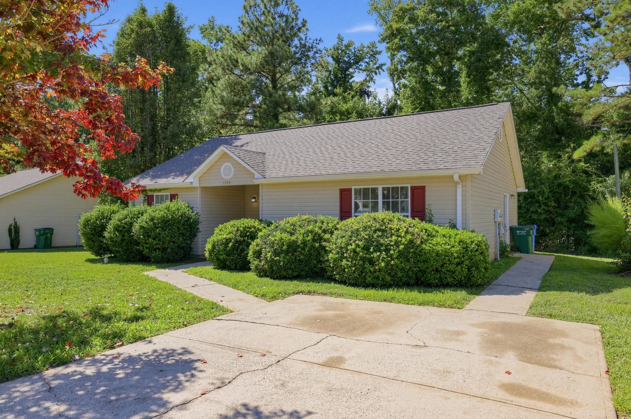 1864 Tamara Way Property Photo 3