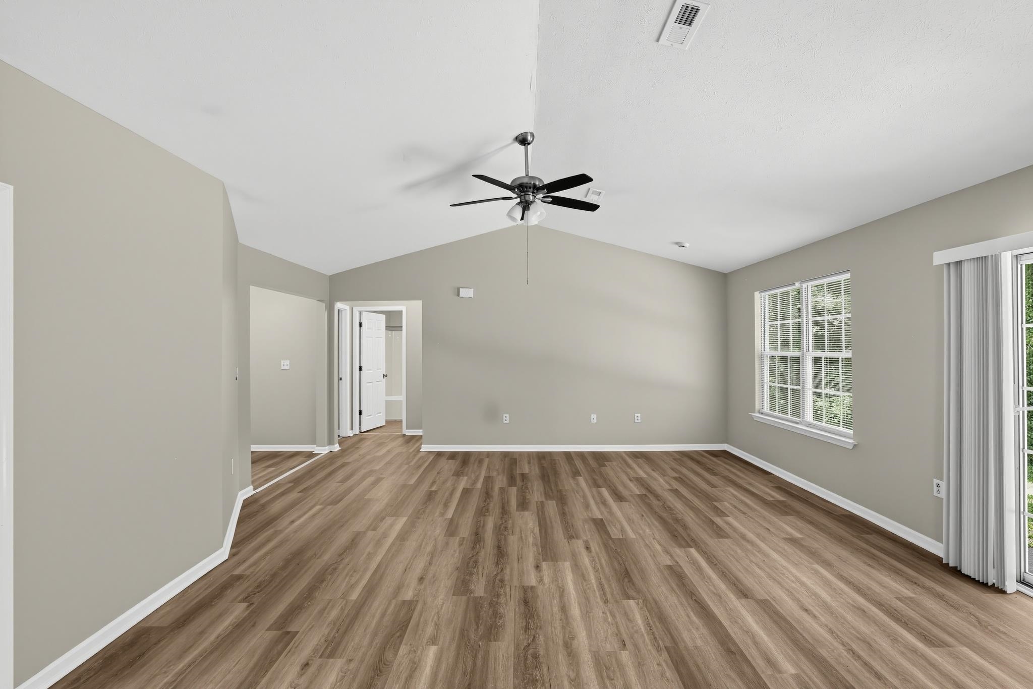 1864 Tamara Way Property Photo 9