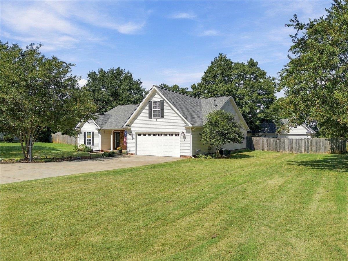 213 Henderson Meadow Way Property Photo 3