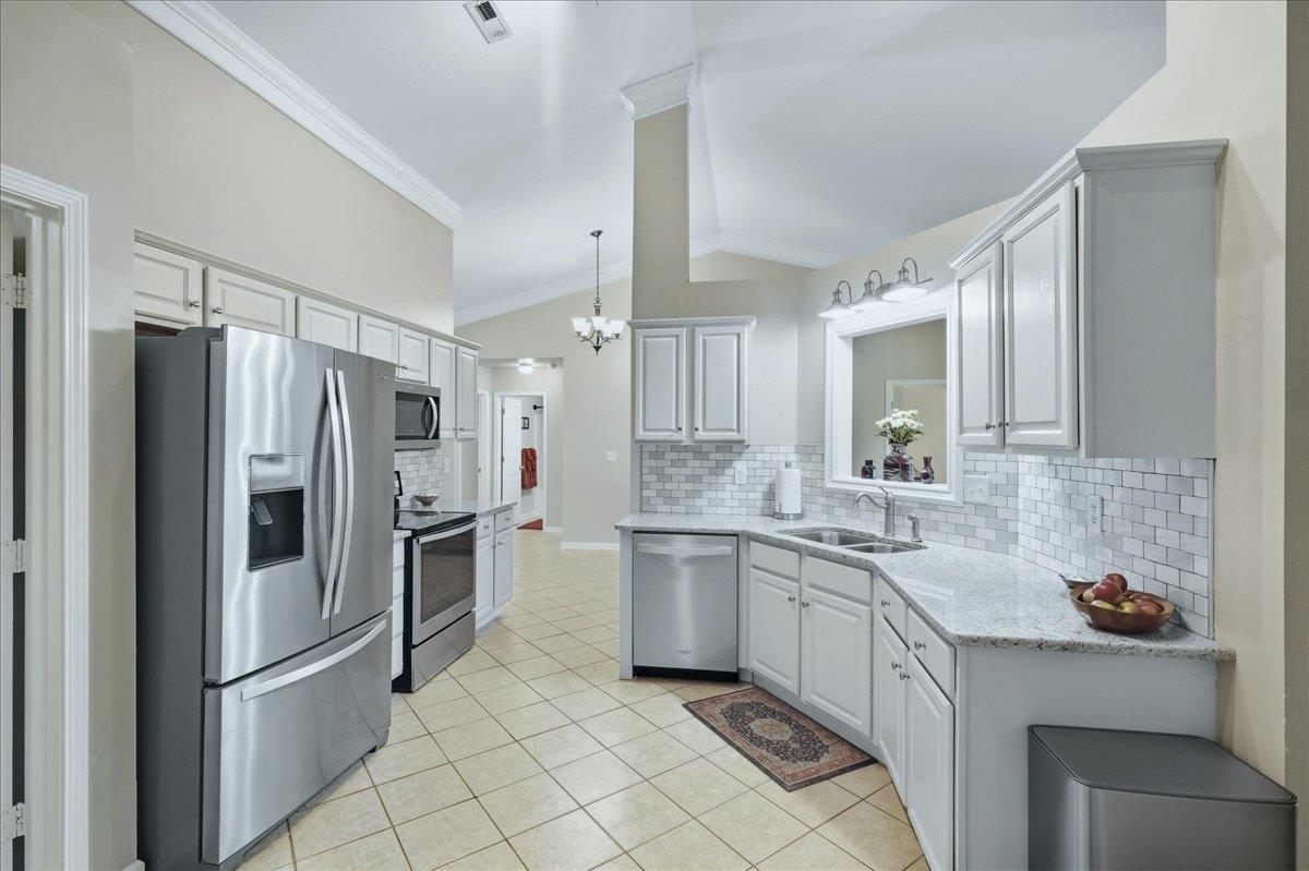 213 Henderson Meadow Way Property Photo 9