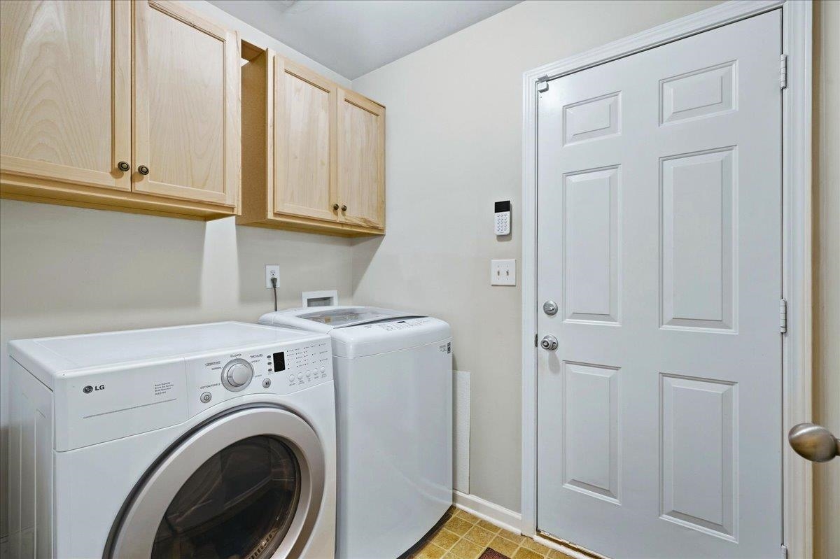 213 Henderson Meadow Way Property Photo 28