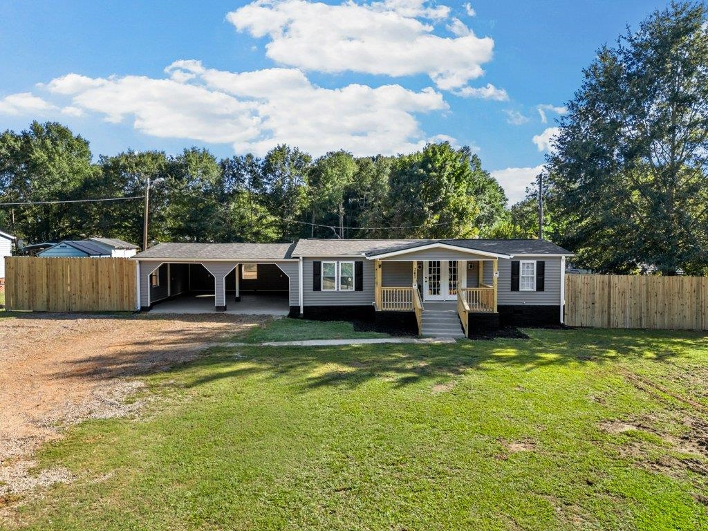 201 Foxfire Road Property Photo 1