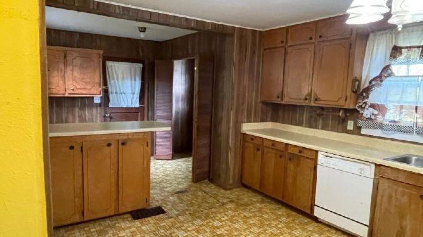1748 New Cut Road Property Photo 10