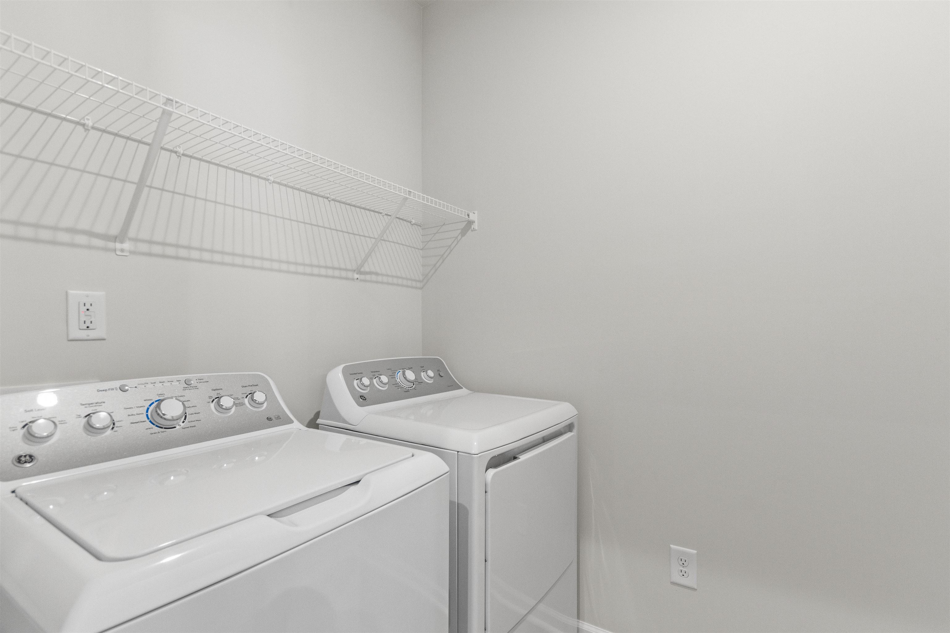 2060 Halton Oaks Drive Property Photo 25