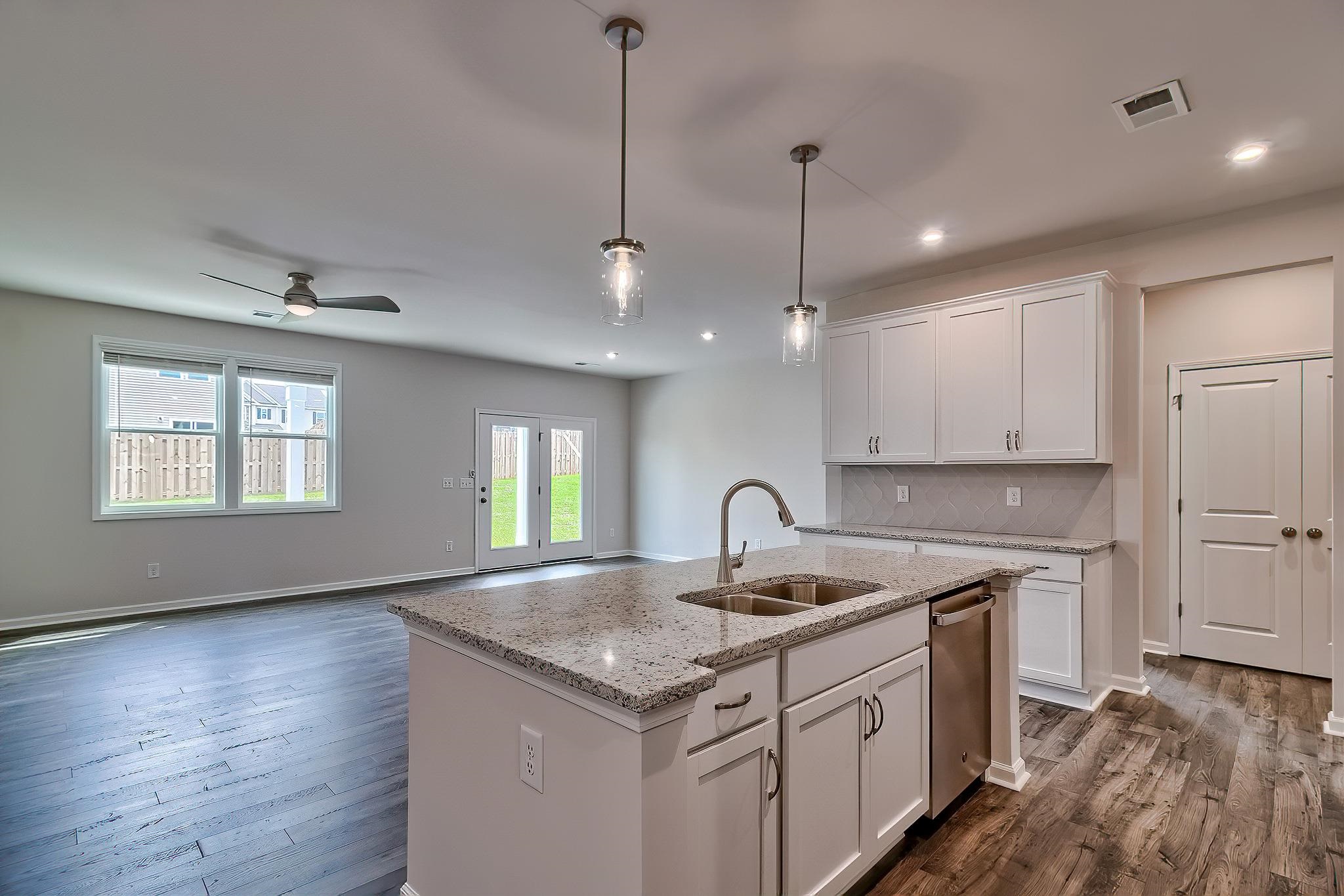 2056 Halton Oaks Property Photo 4