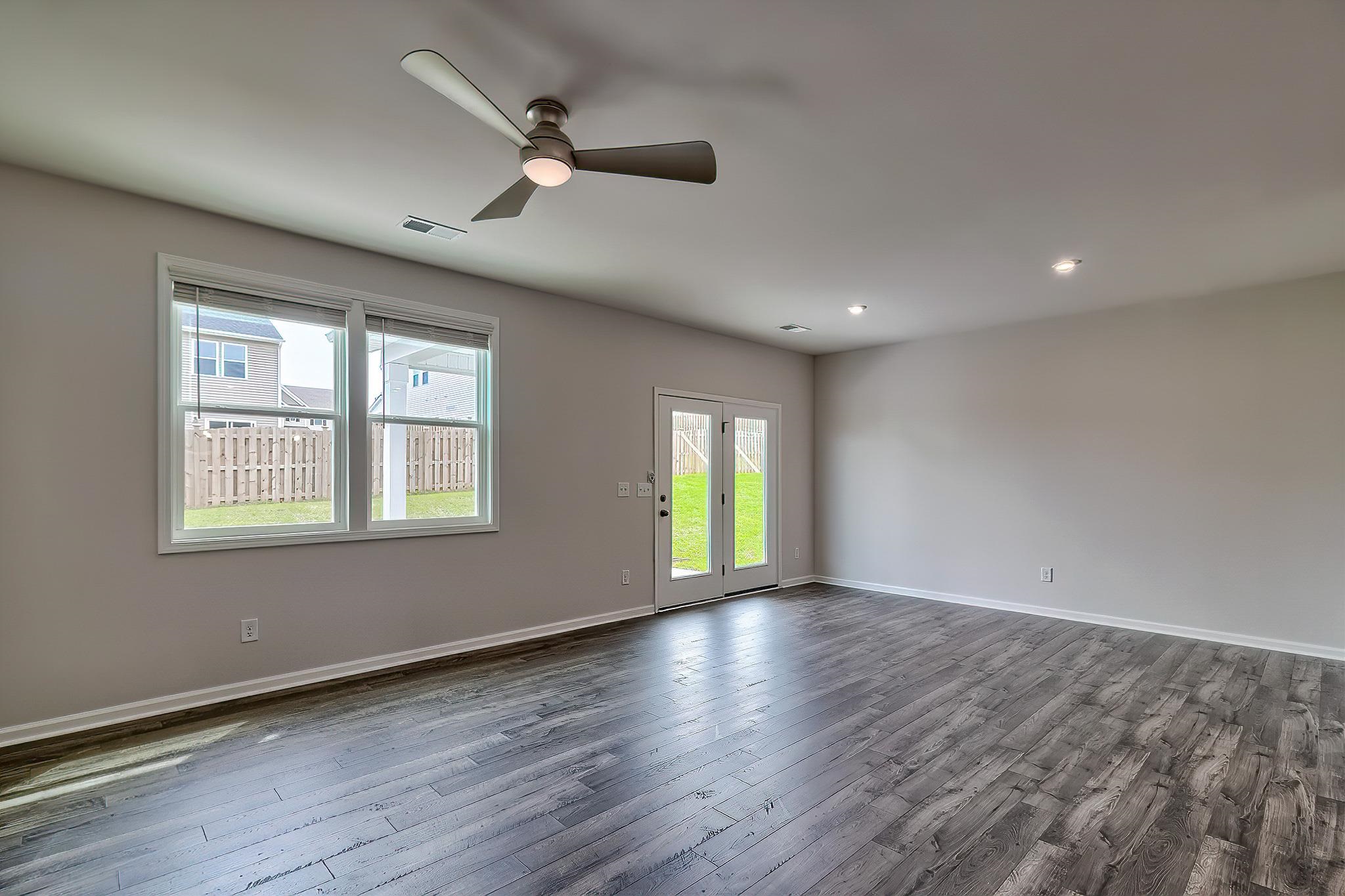 2056 Halton Oaks Property Photo 9