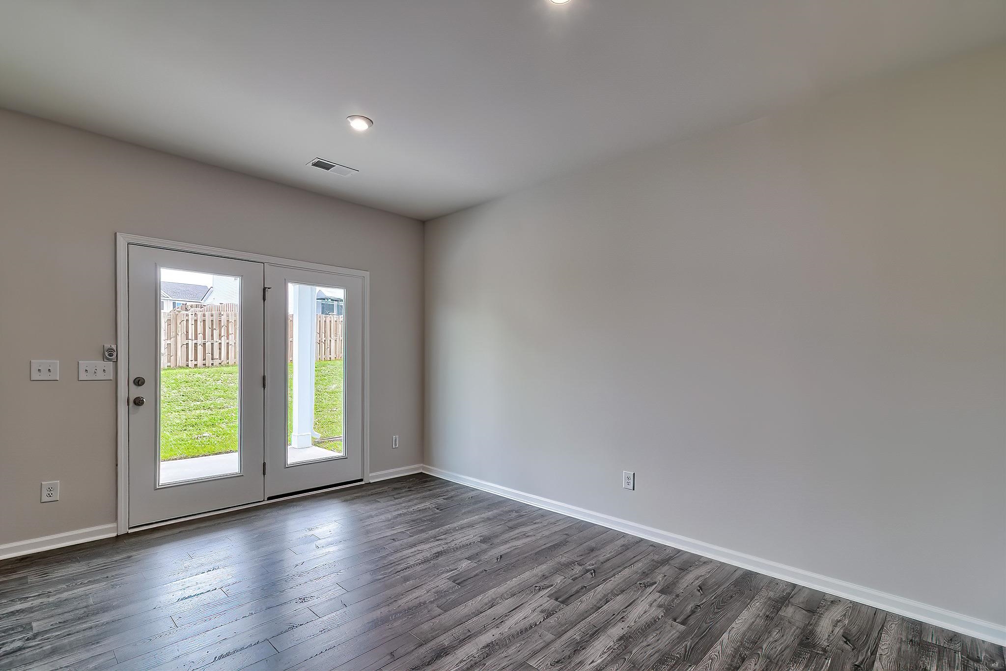 2056 Halton Oaks Property Photo 10