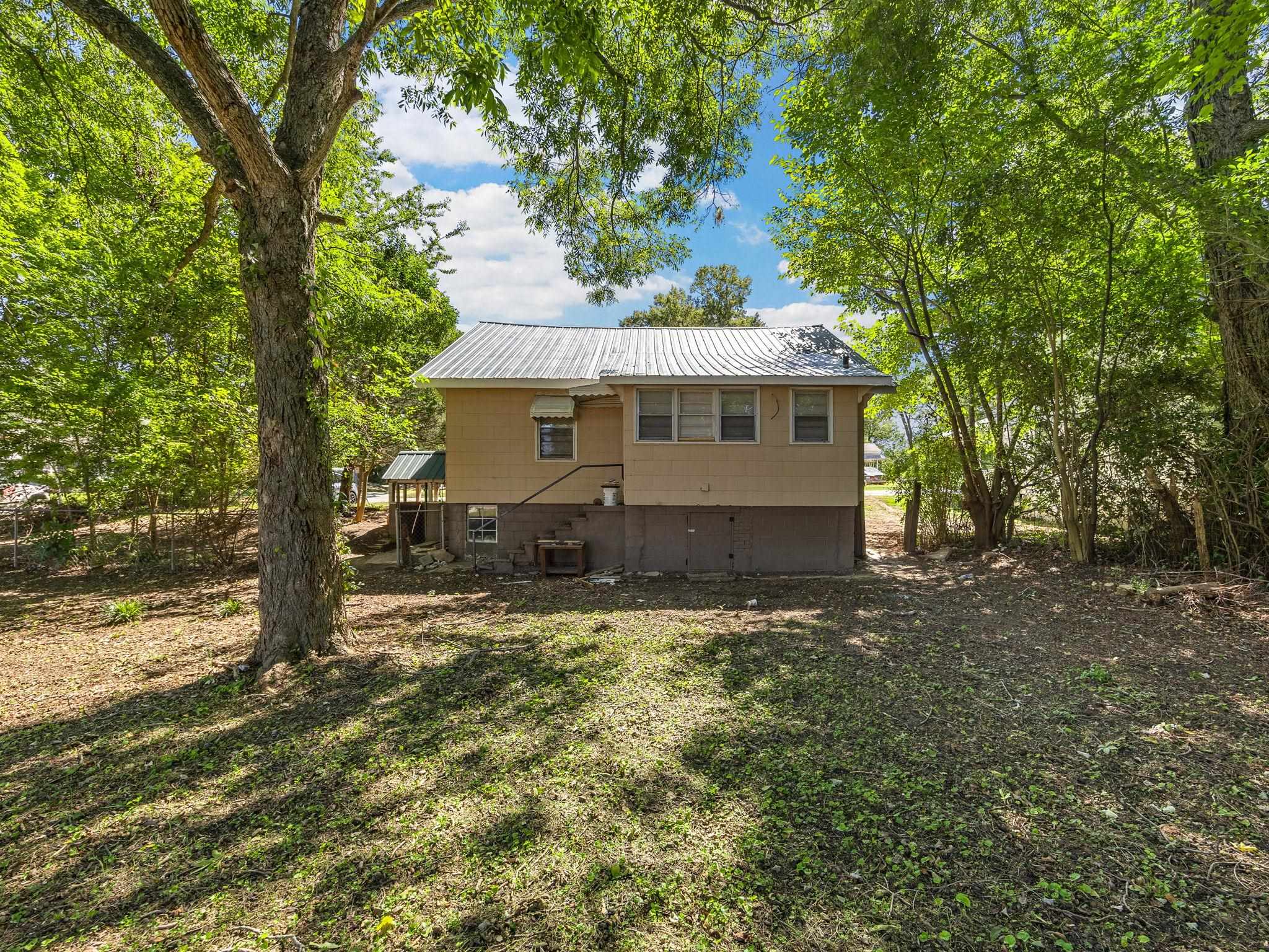 709 Perrin Ave Property Photo 5