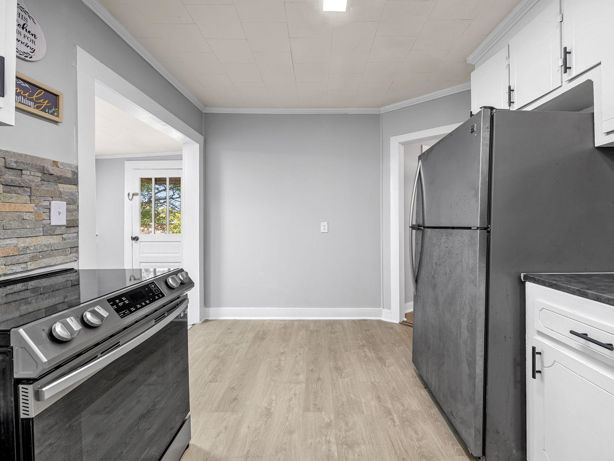 709 Perrin Ave Property Photo 9