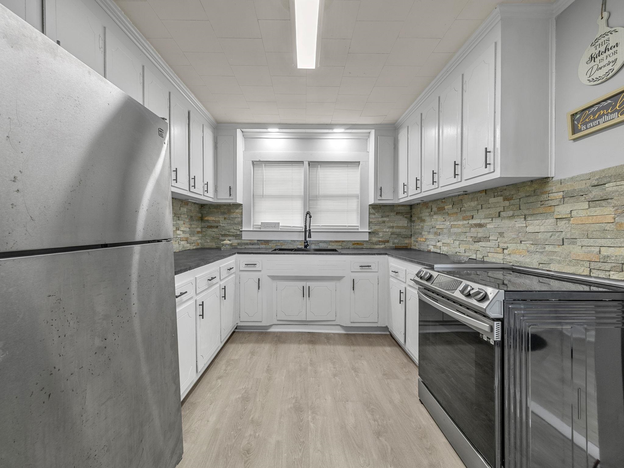 709 Perrin Ave Property Photo 11