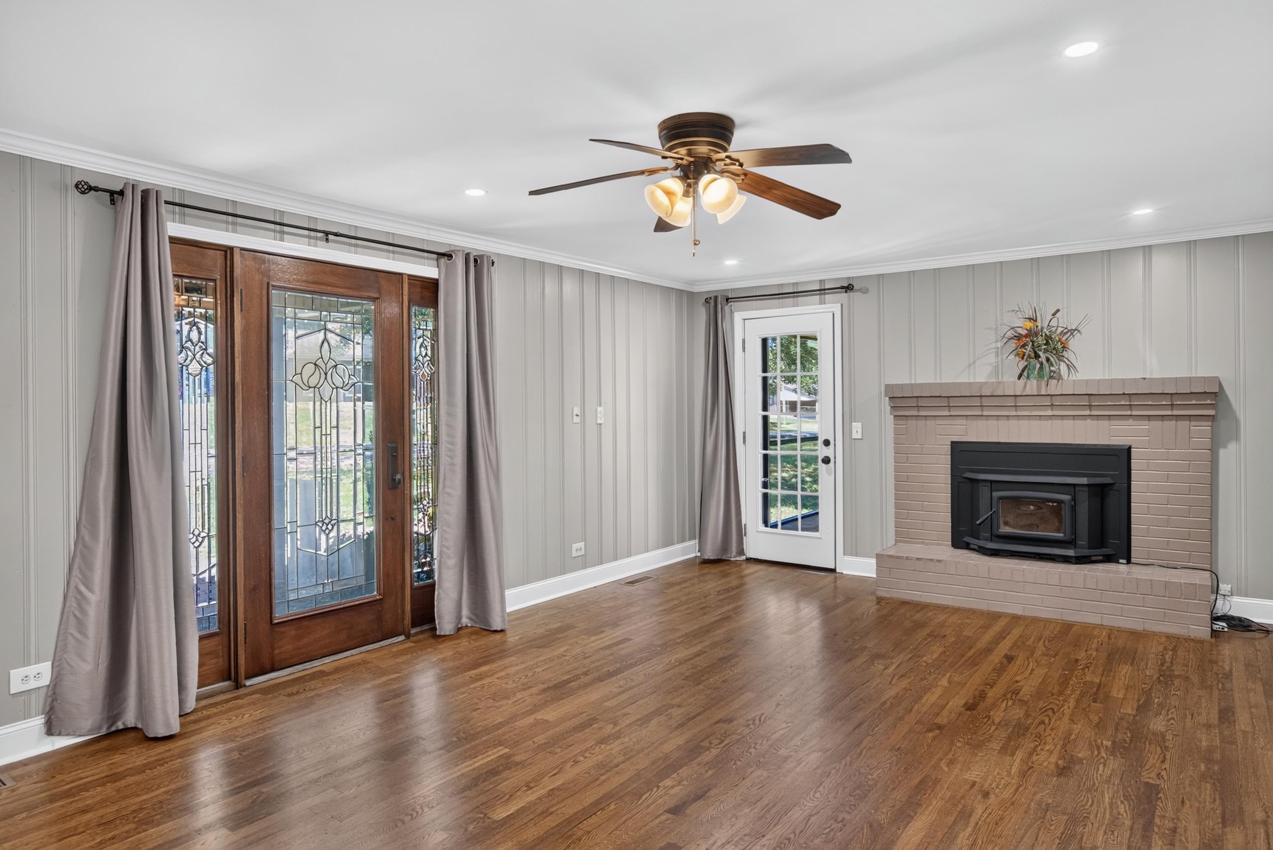 117 Edgewood Avenue Property Photo 3