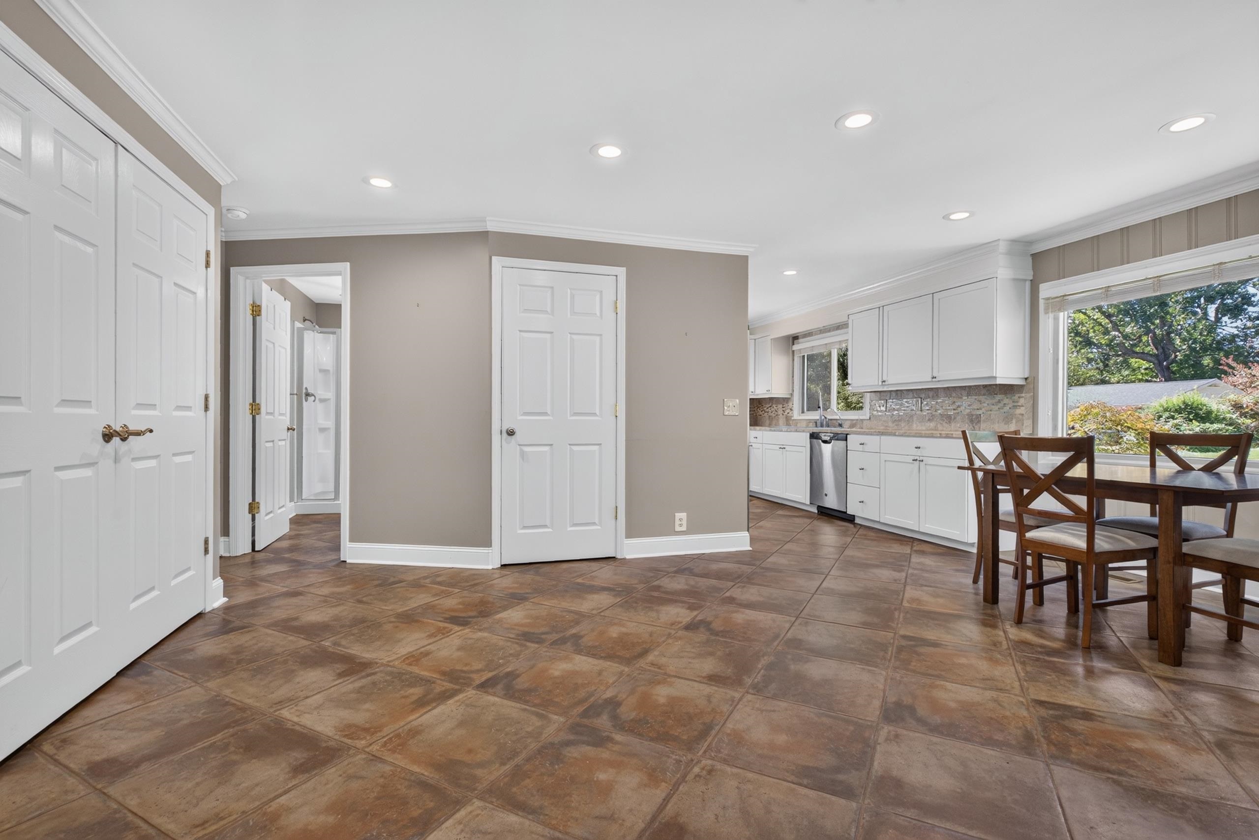 117 Edgewood Avenue Property Photo 8
