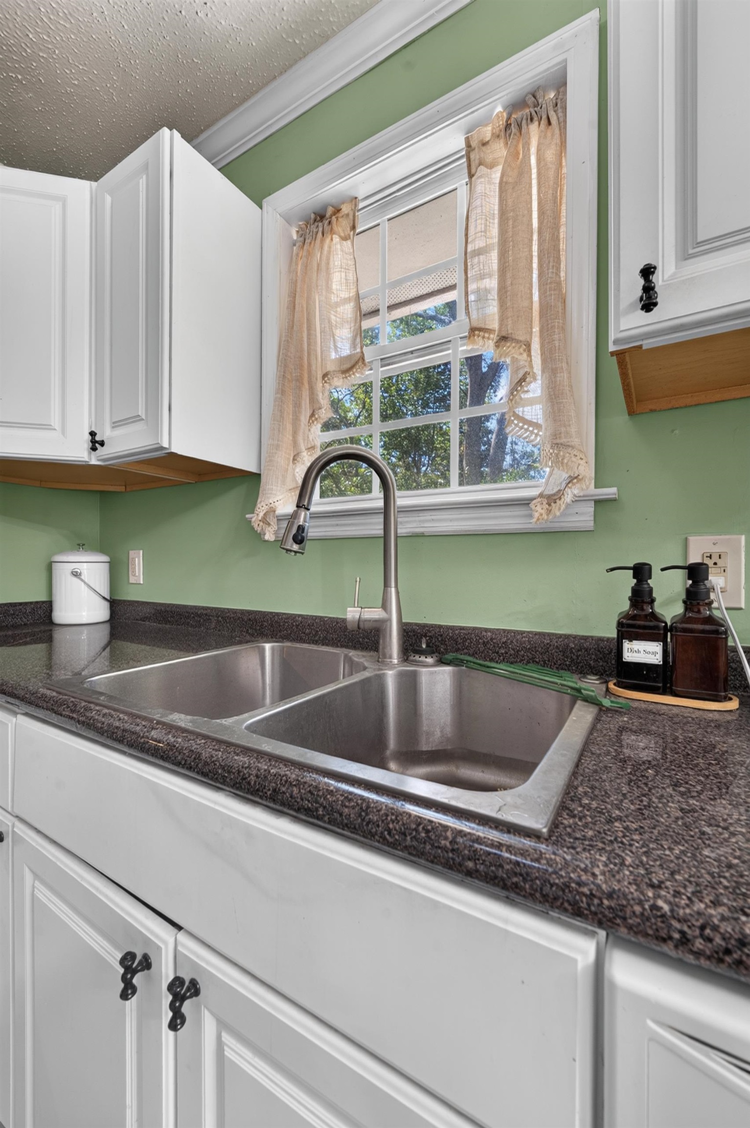 304 Preston Street Property Photo 15