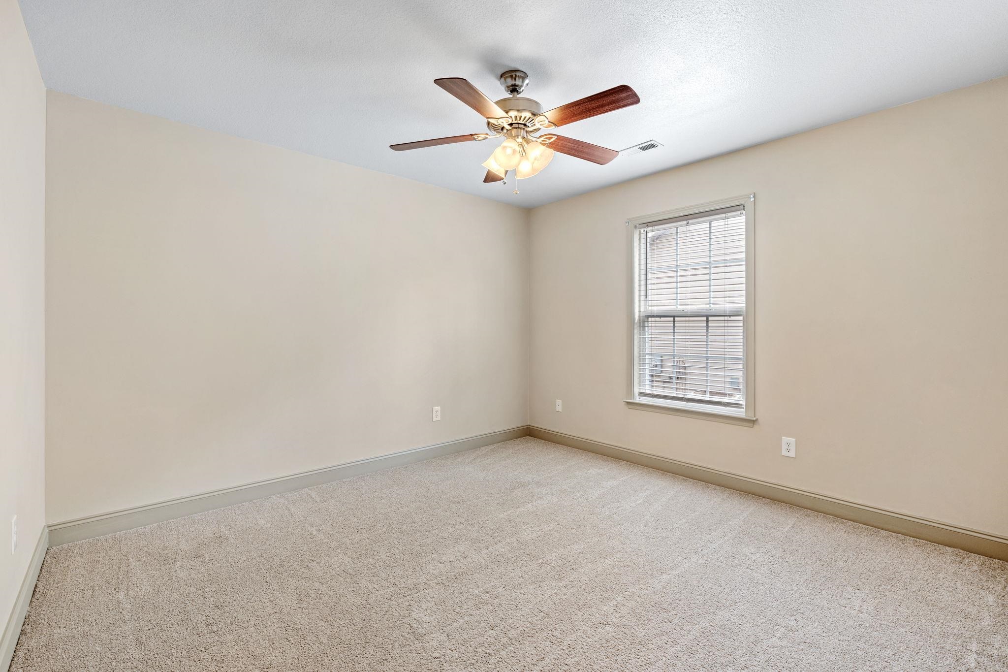 863 Vandenburg Drive Property Photo 7