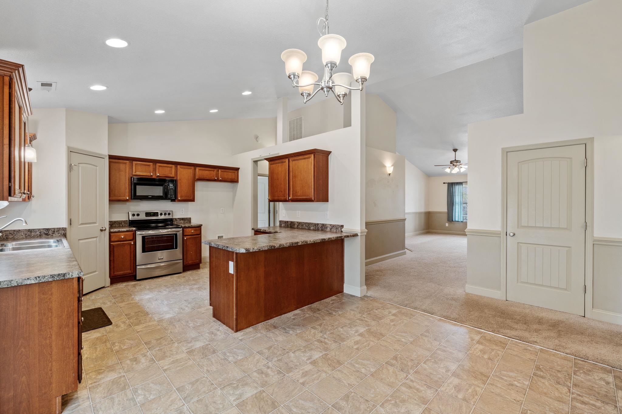 863 Vandenburg Drive Property Photo 19