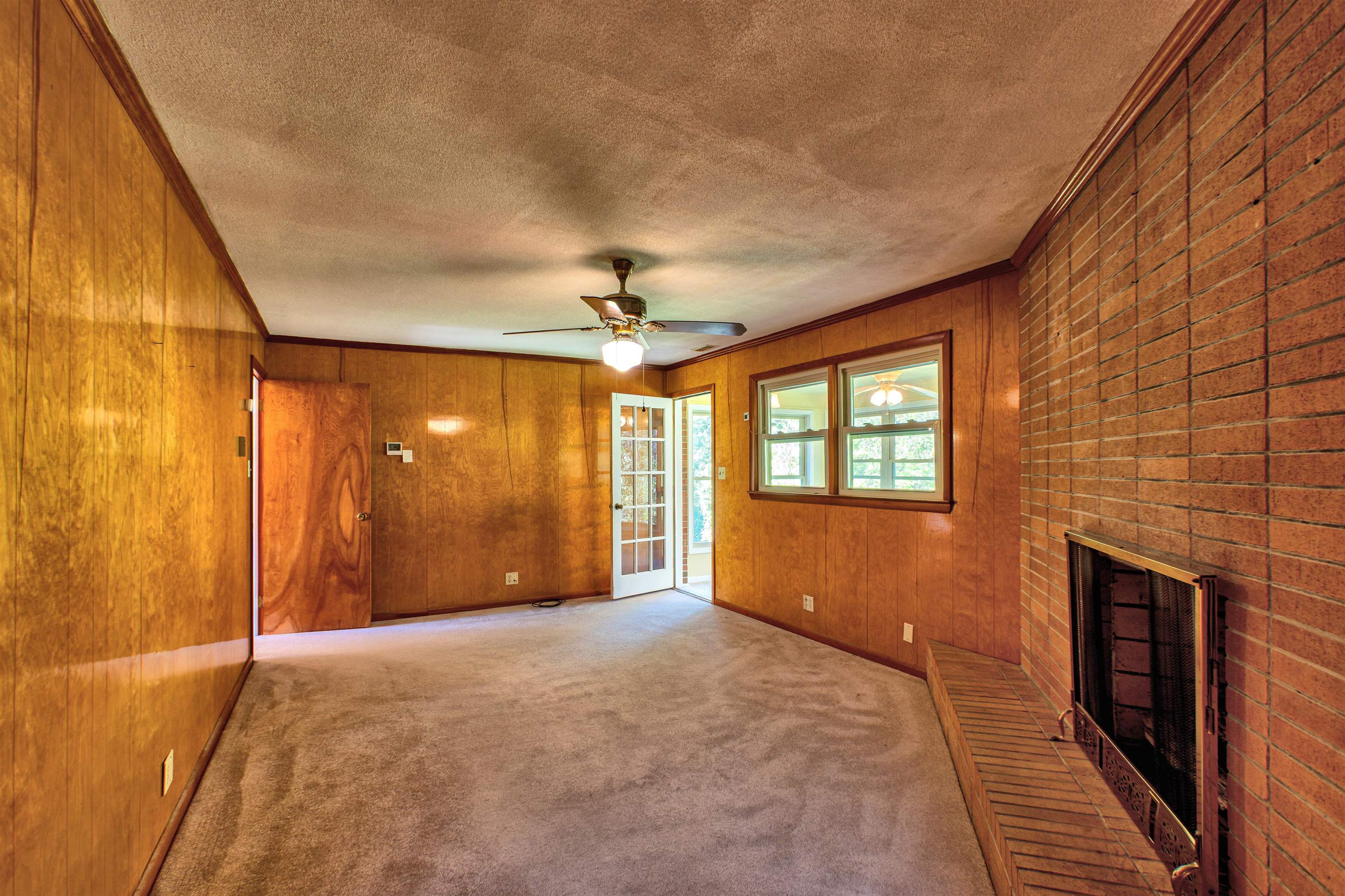 110 Crestview Dr Property Photo 8