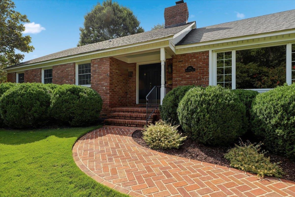 306 Beechwood Drive Property Photo 2
