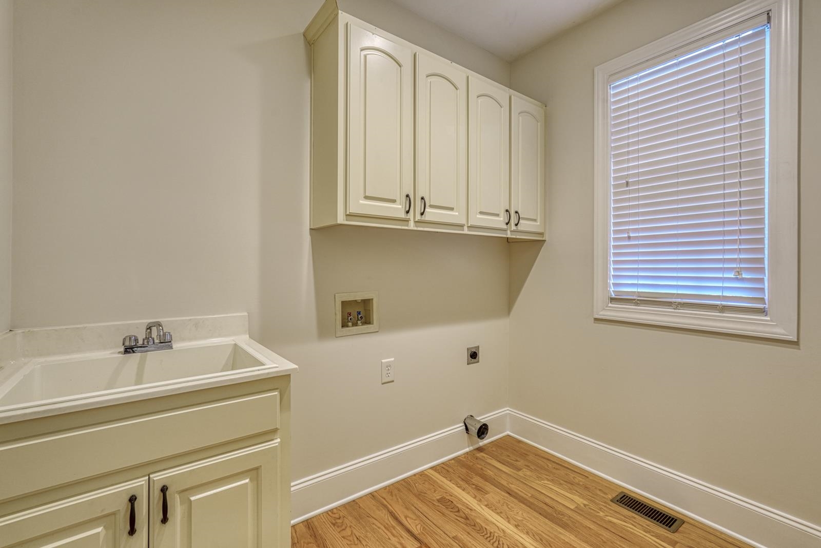 507 Carrickmore Court Property Photo 17