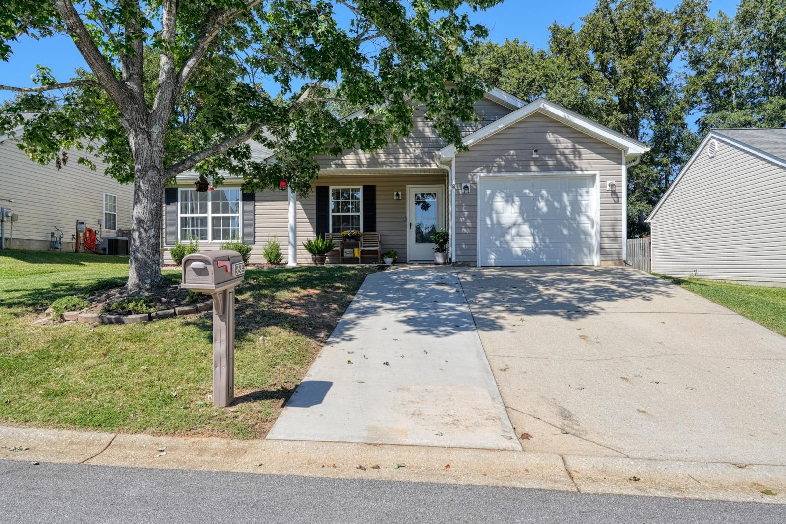 539 Hamilton Chase Drive Property Photo 3