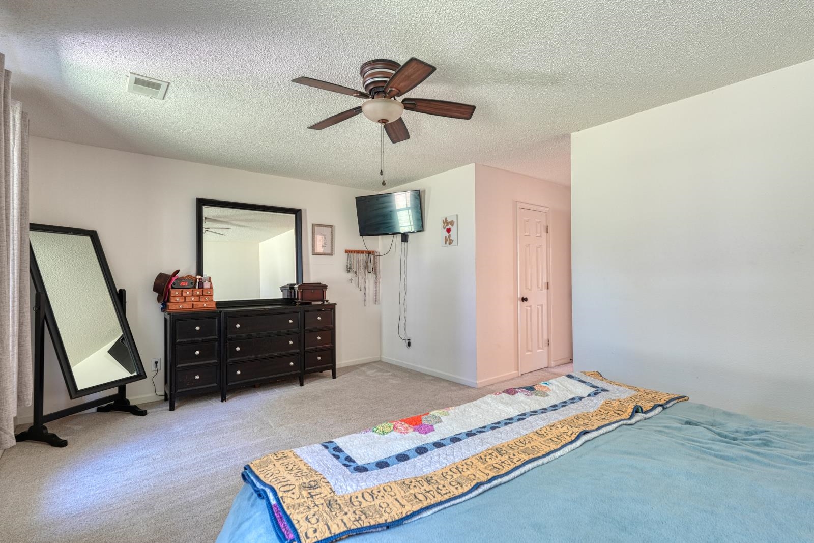 539 Hamilton Chase Drive Property Photo 23