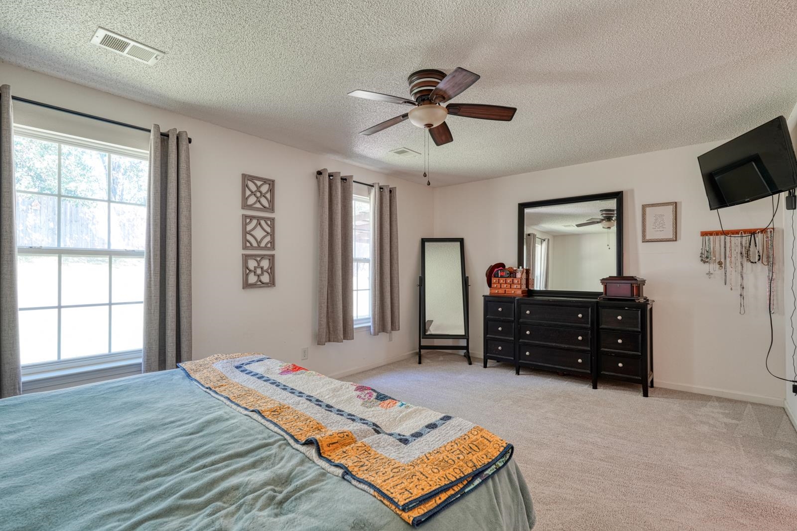 539 Hamilton Chase Drive Property Photo 24