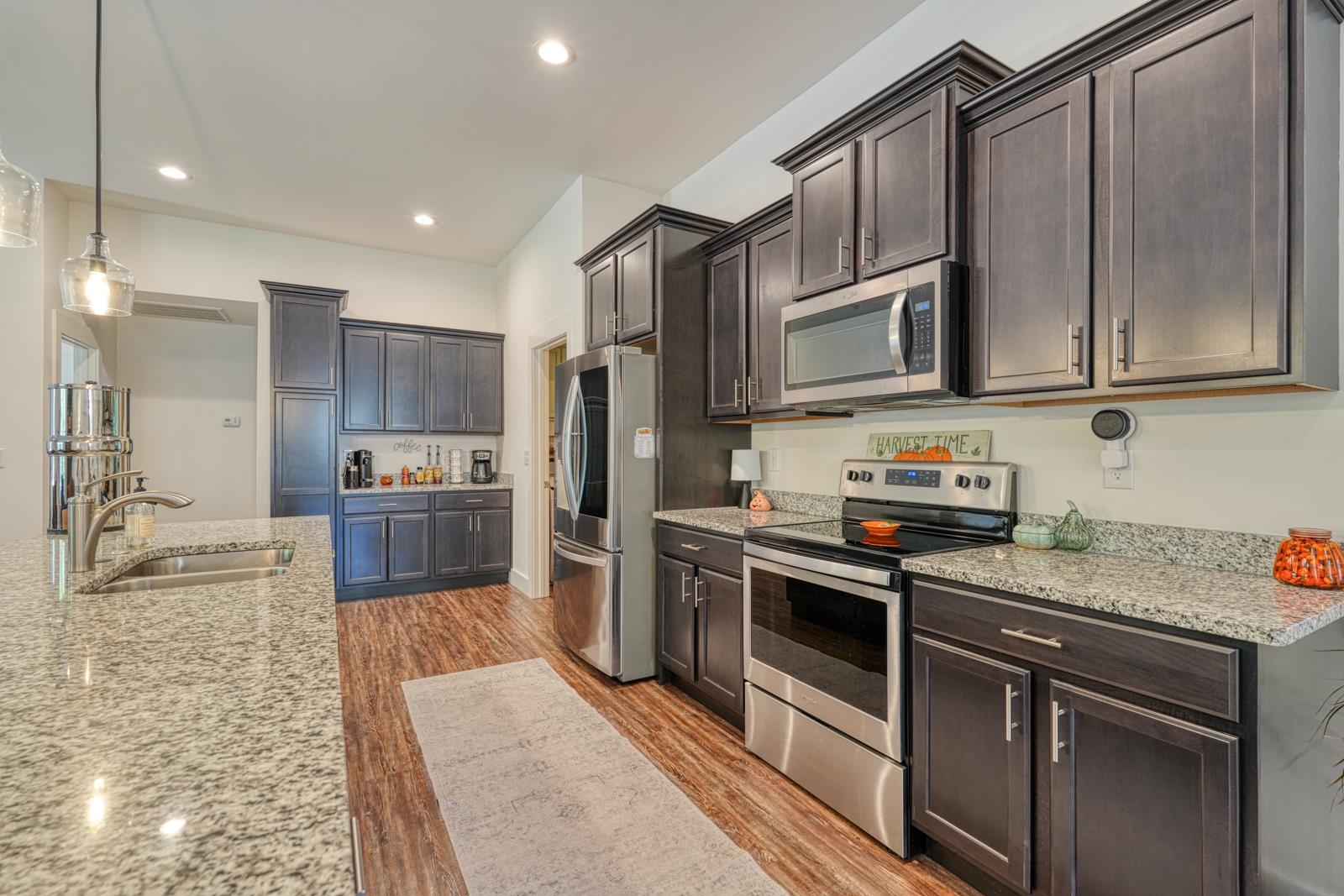 1511 S Green River Road Property Photo 11