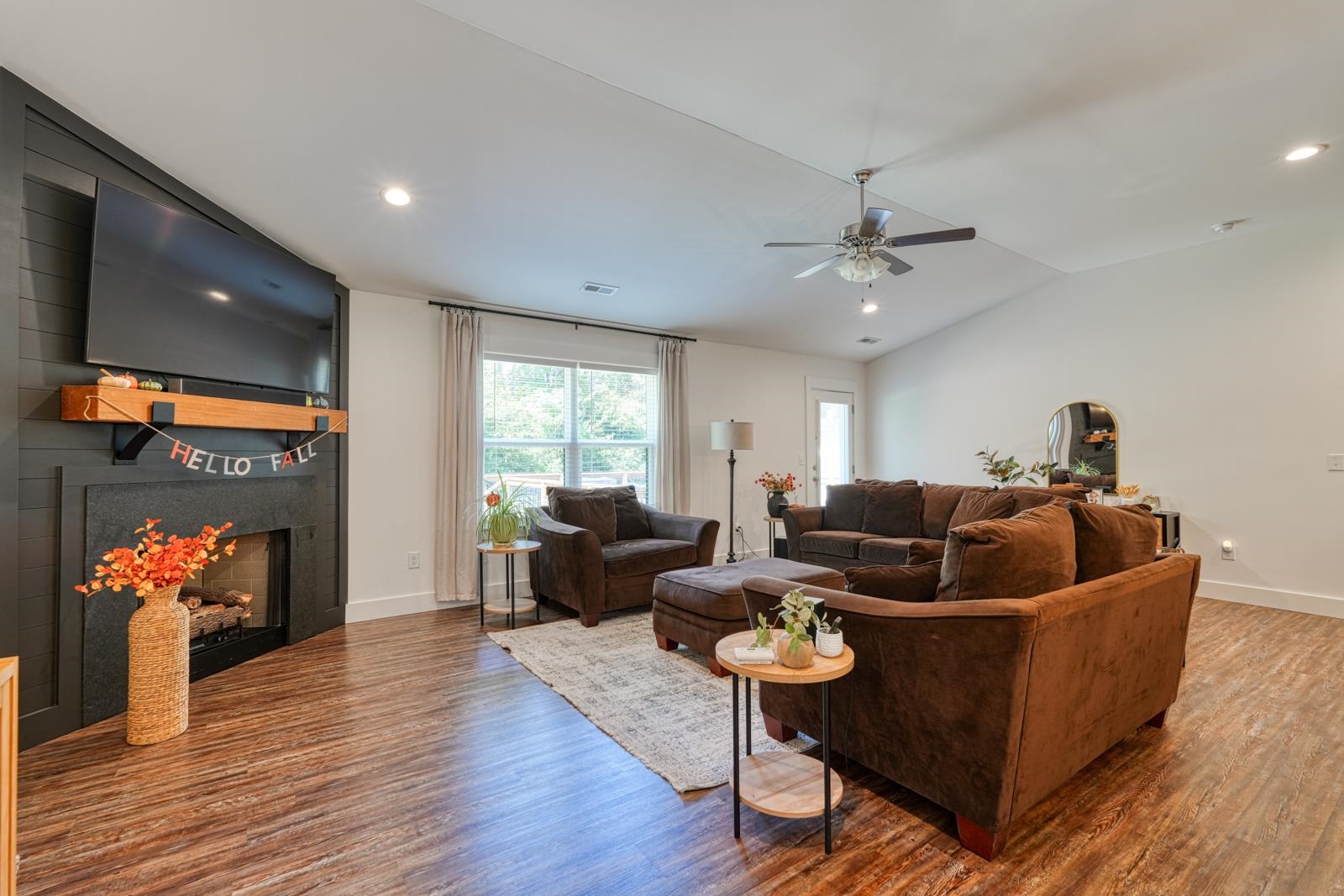 1511 S Green River Road Property Photo 13