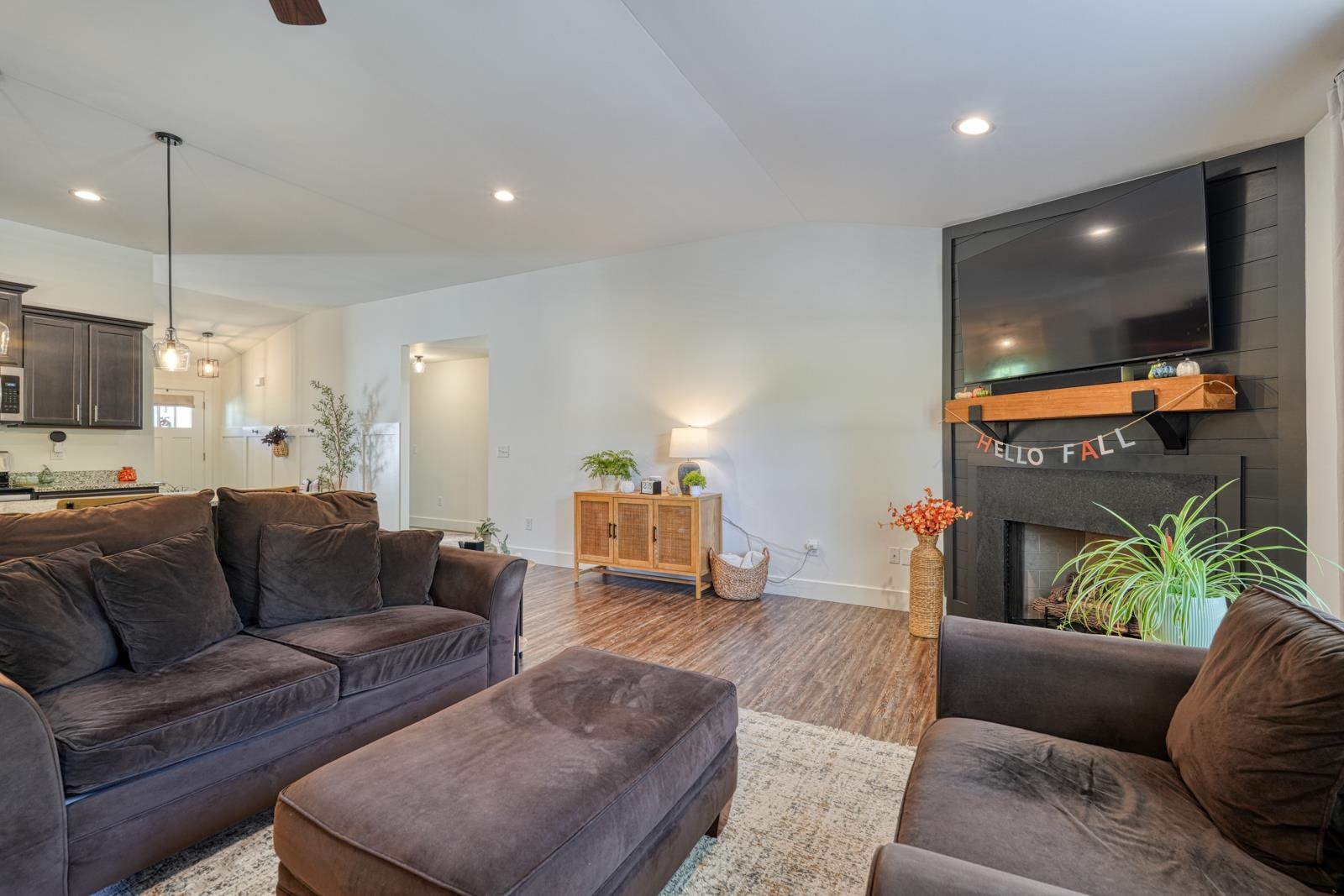 1511 S Green River Road Property Photo 16