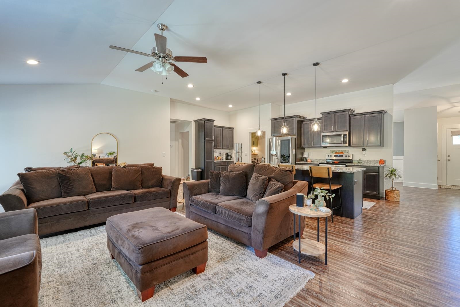 1511 S Green River Road Property Photo 18
