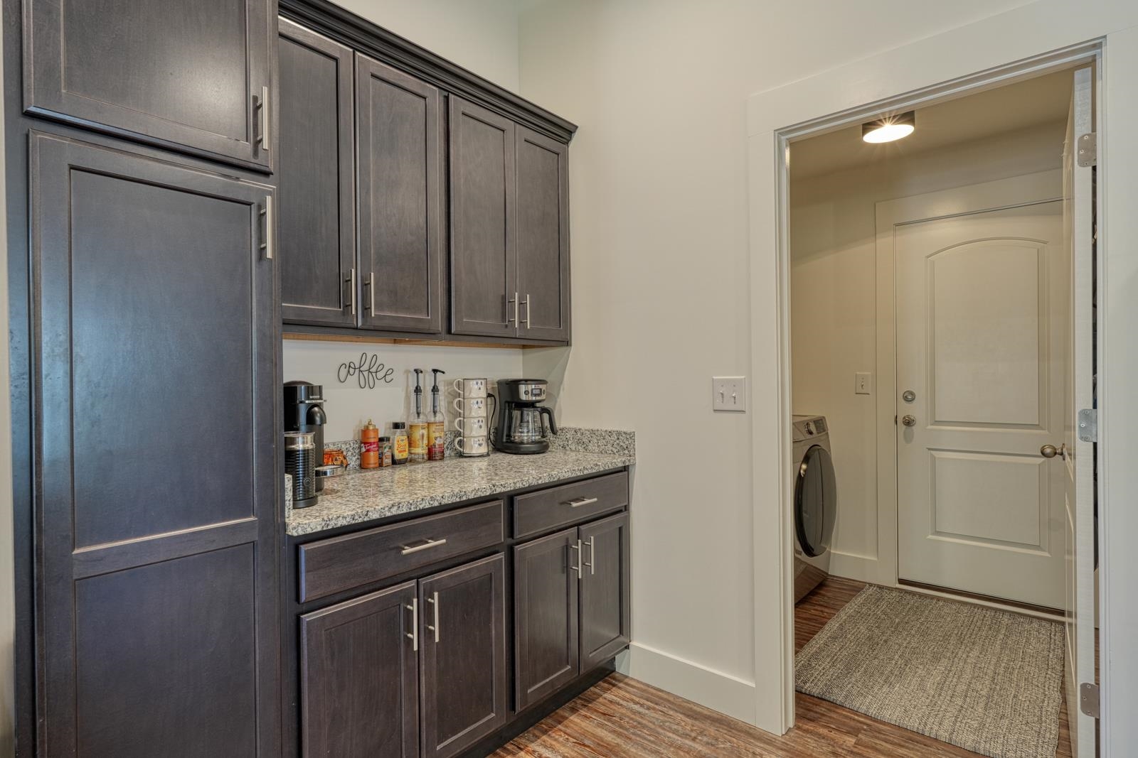 1511 S Green River Road Property Photo 19