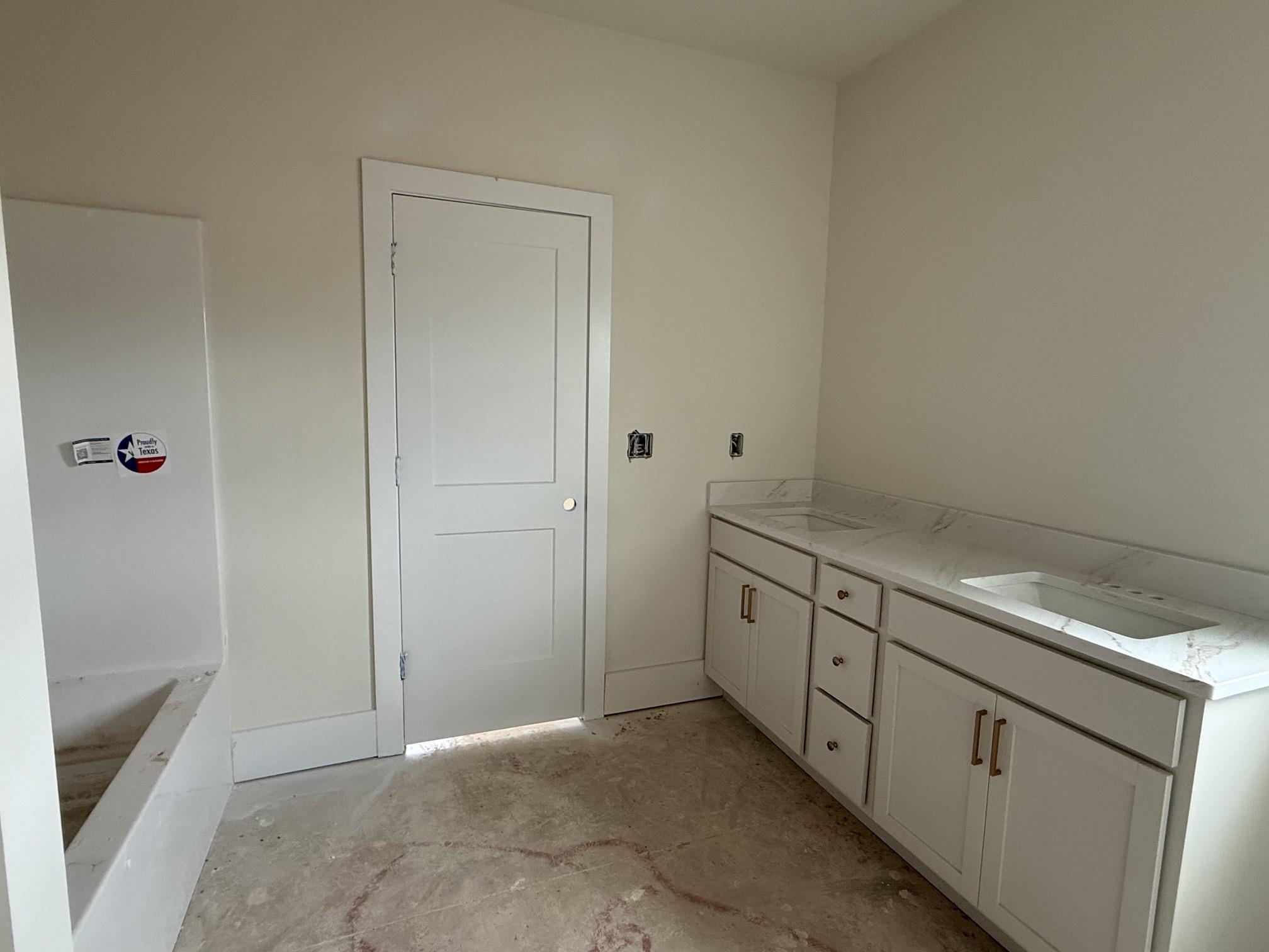 4034 Hollybank Drive Property Photo 10