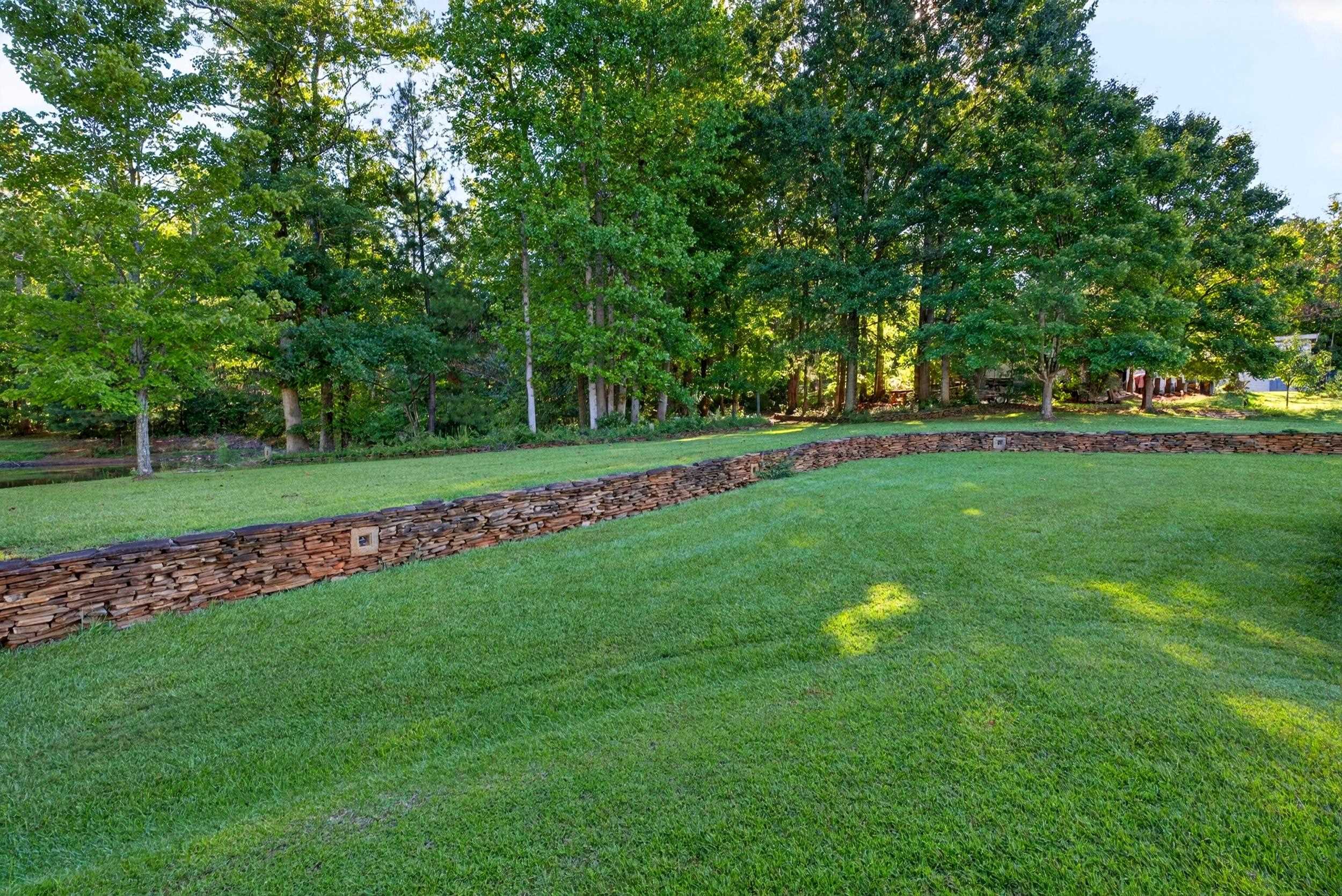 953 Hanging Rock Road Property Photo 5
