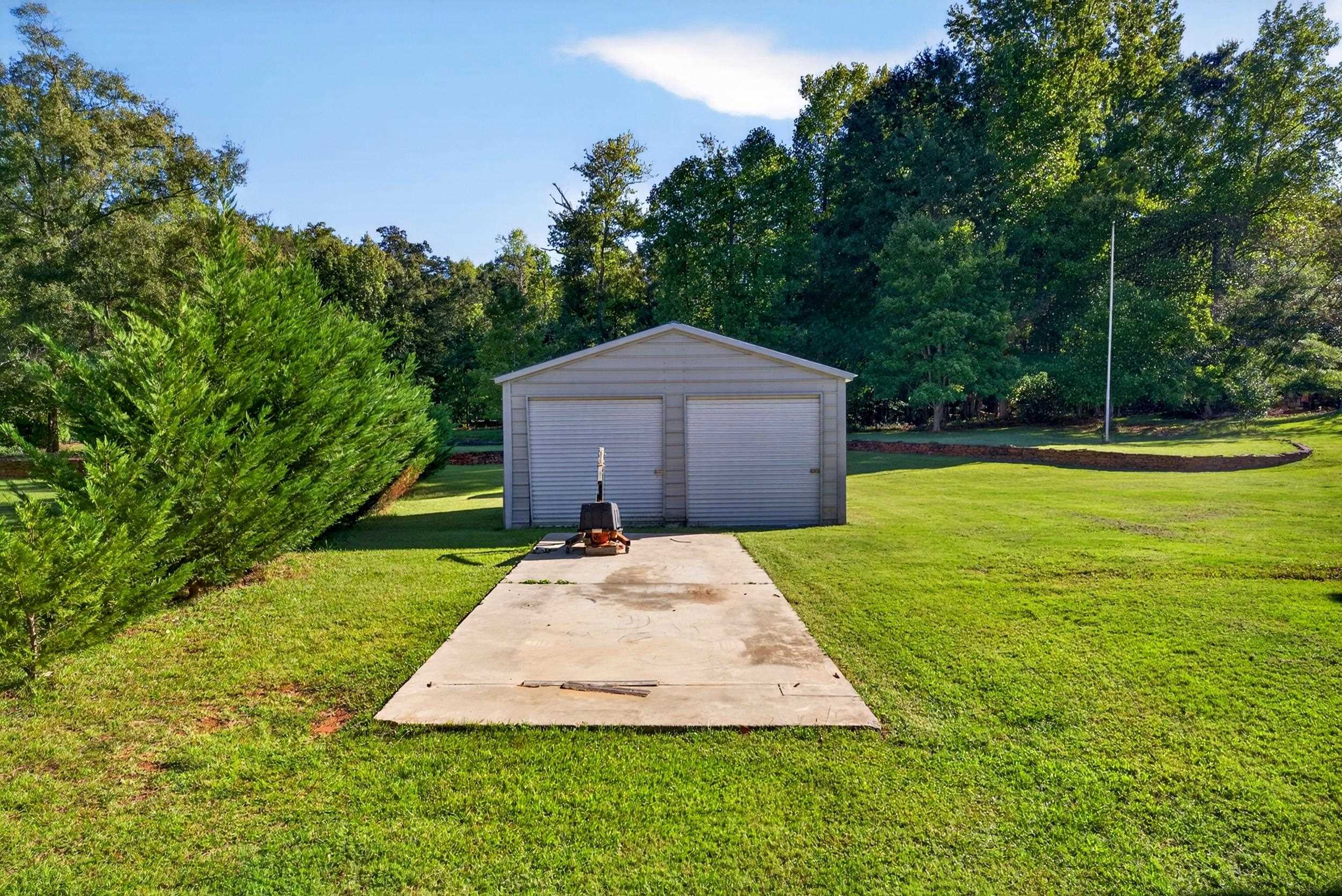 953 Hanging Rock Road Property Photo 7