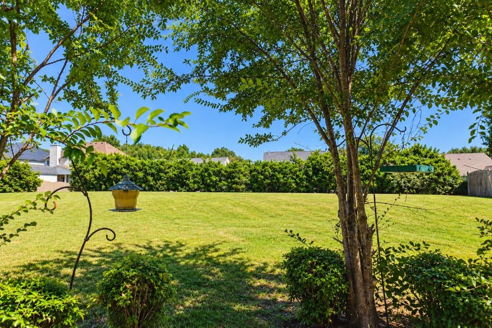 516 Thurston Court Property Photo 4