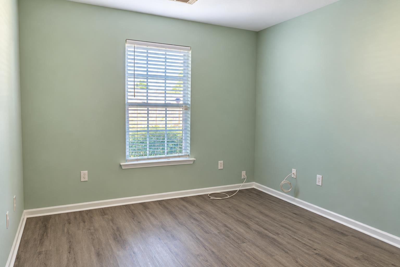 516 Thurston Court Property Photo 13