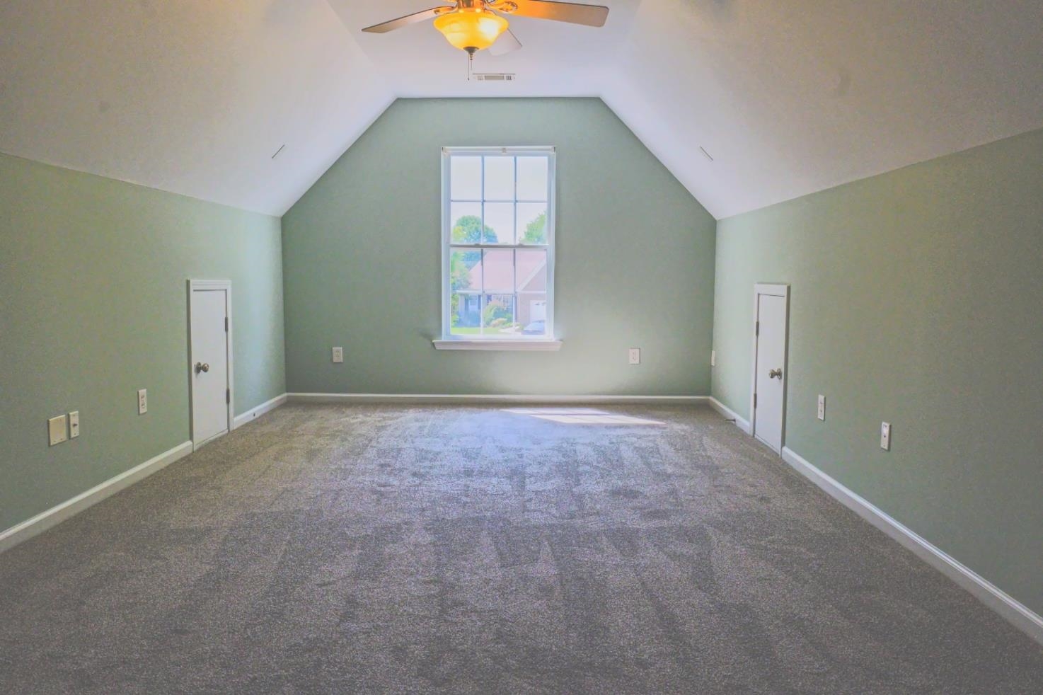 516 Thurston Court Property Photo 18