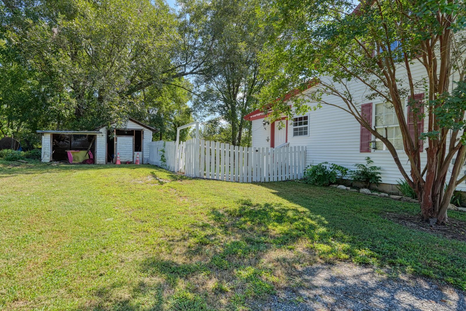 250 Cedar Street Property Photo 6