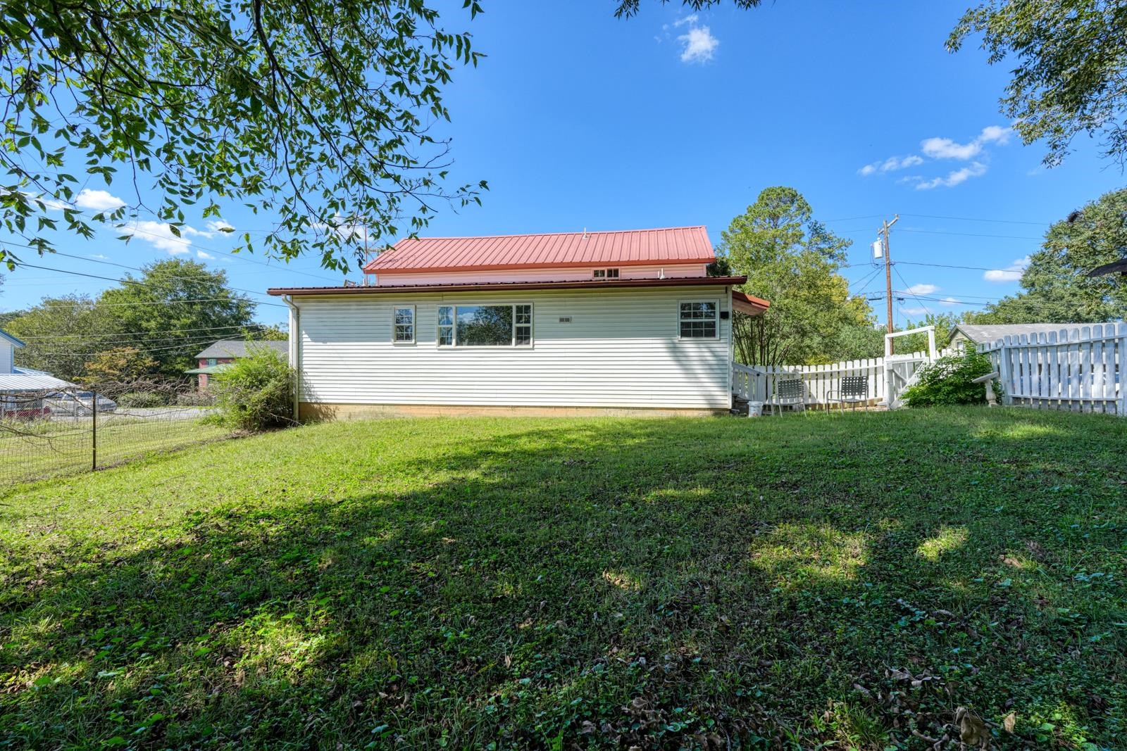 250 Cedar Street Property Photo 8
