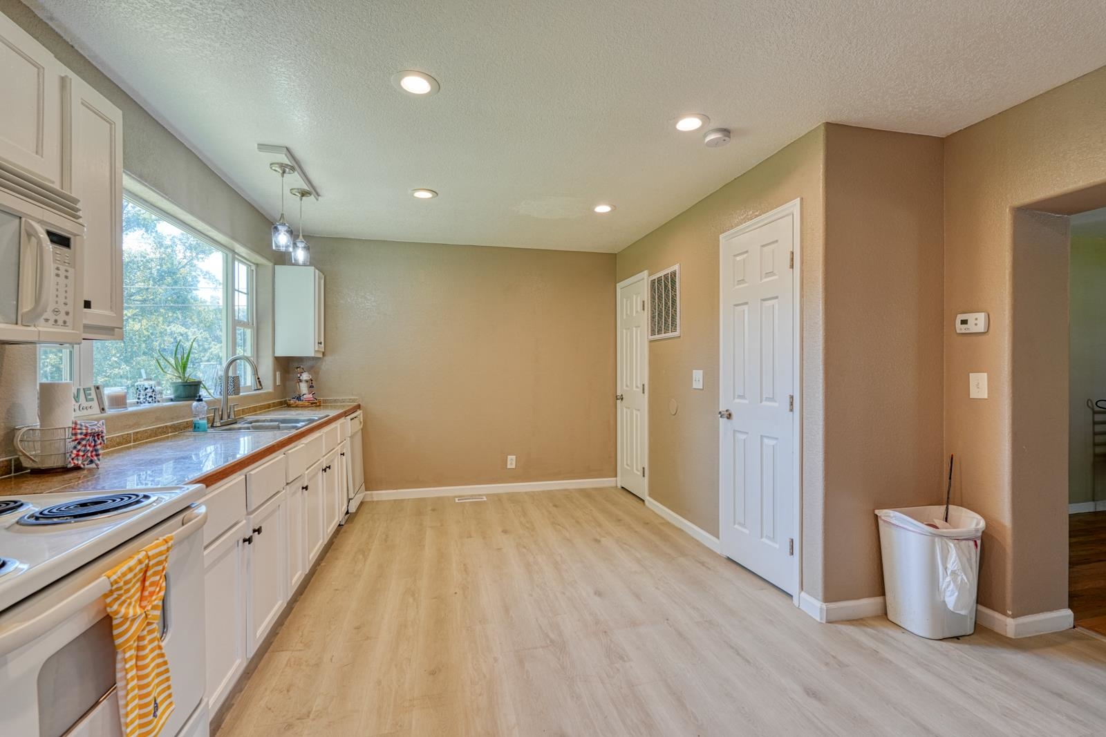 250 Cedar Street Property Photo 16