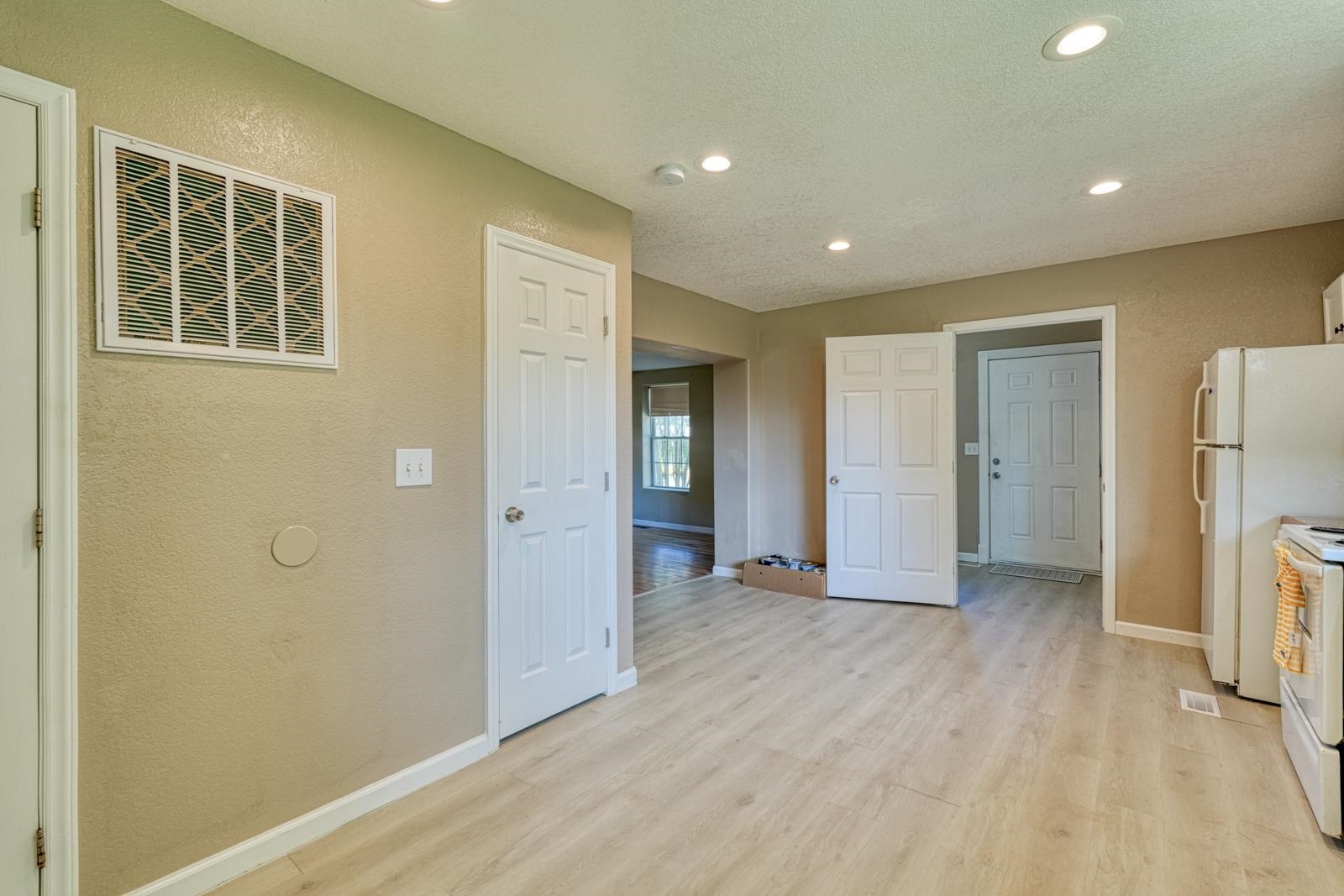 250 Cedar Street Property Photo 17