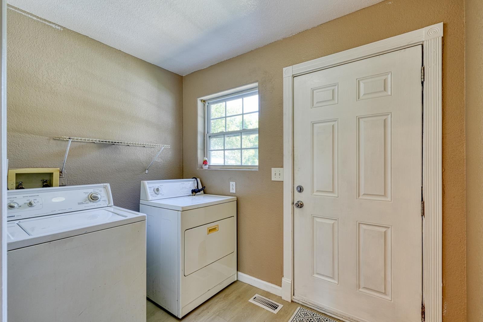 250 Cedar Street Property Photo 18